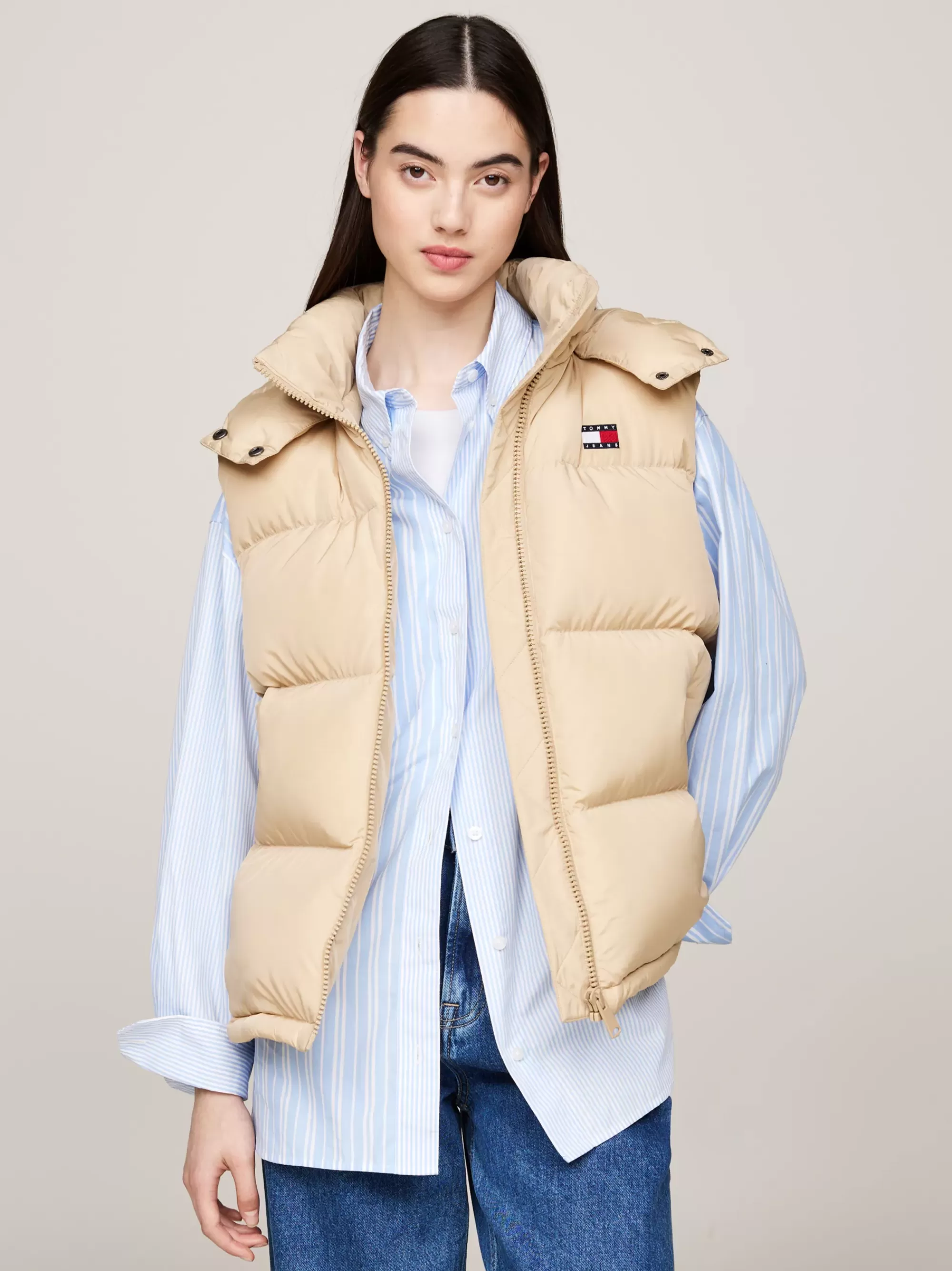 Jassen & Jacks*Tommy Hilfiger Alaska Pufferbodywarmer Met Dons En Capuchon GENTLE GOLD