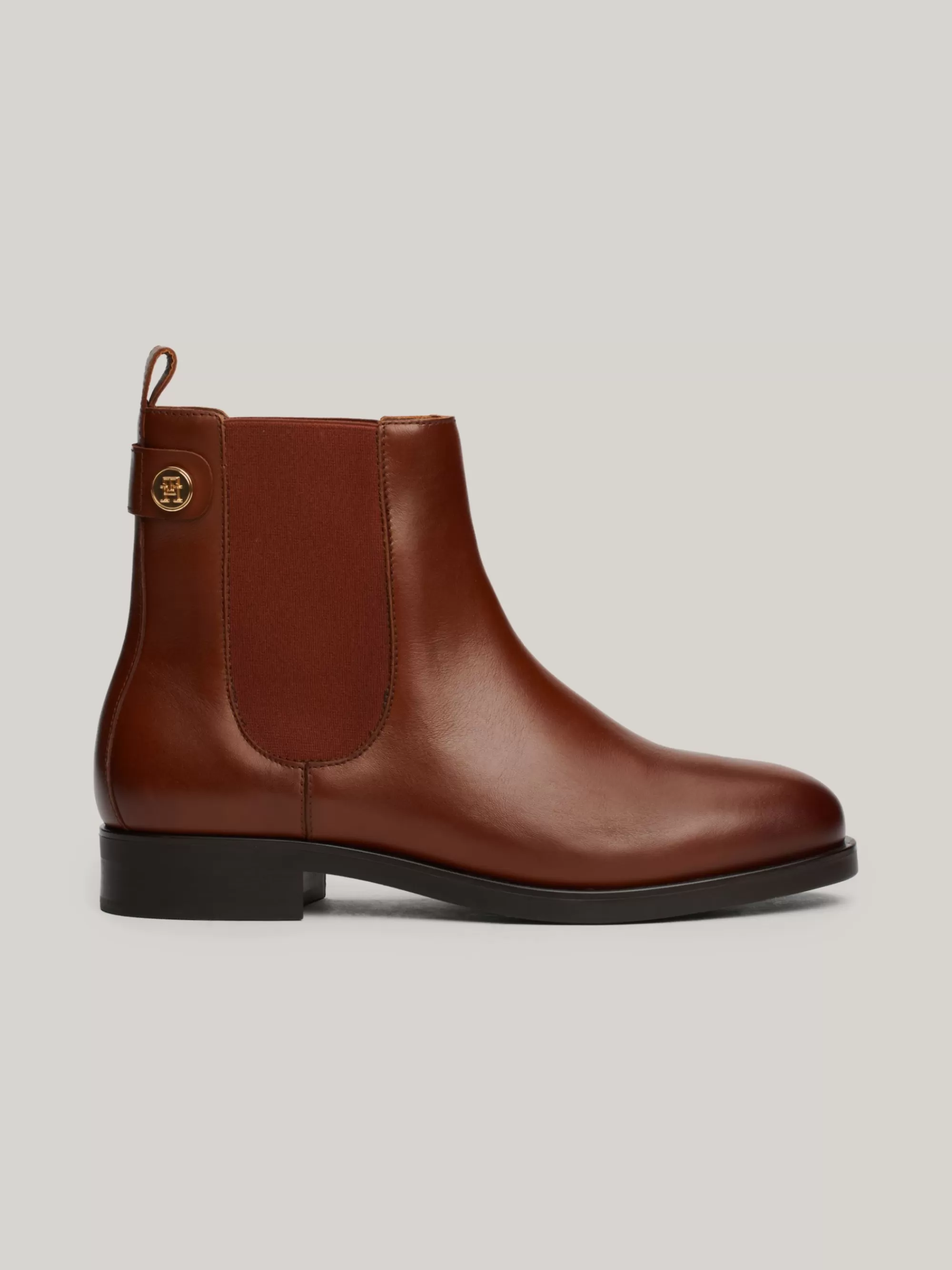 Chelsea Boots | Laarzen & Enkellaarzen*Tommy Hilfiger Chelsea Boot Van Leer Met Metalen Monogram COGNAC BROWN