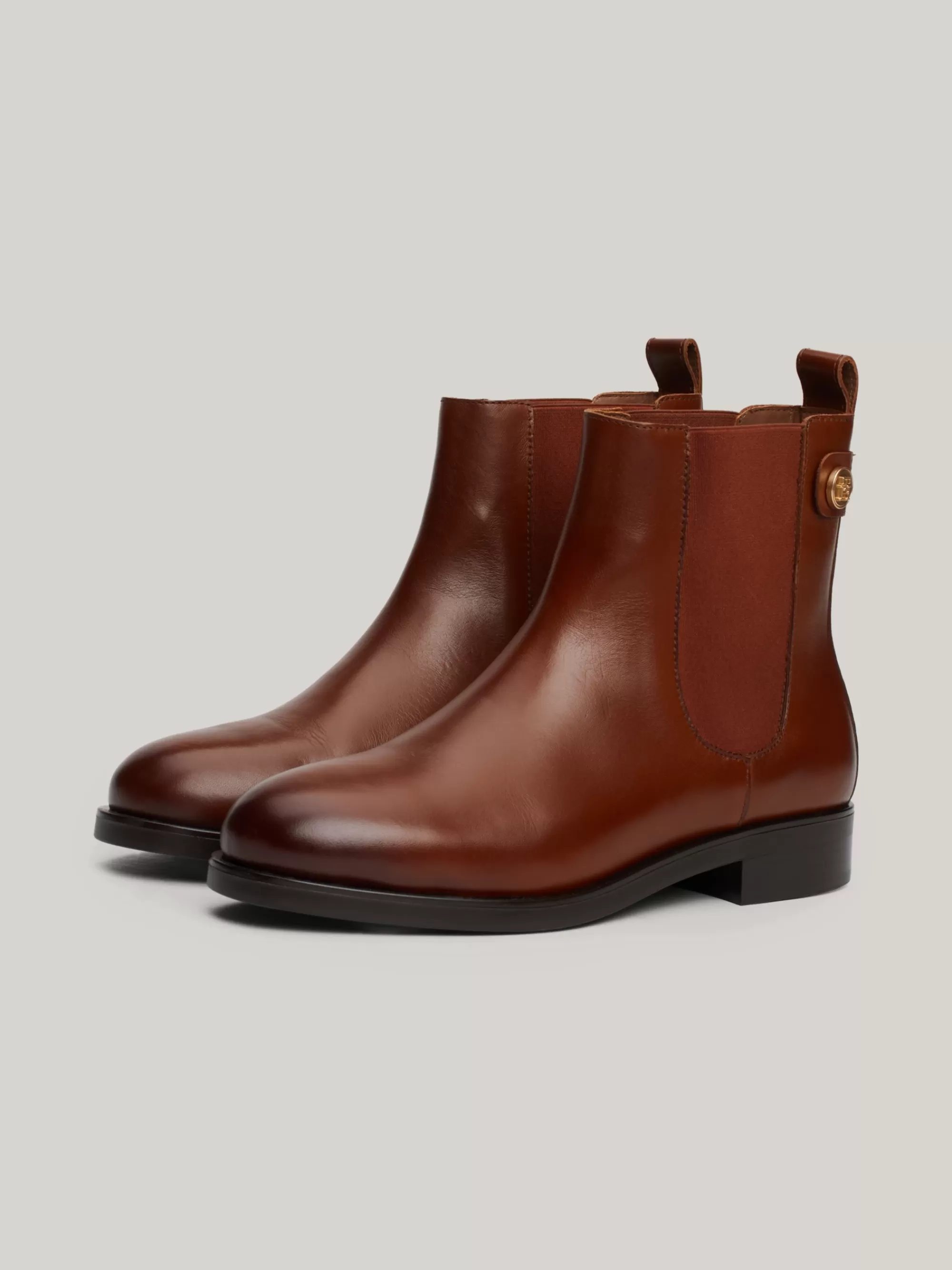 Chelsea Boots | Laarzen & Enkellaarzen*Tommy Hilfiger Chelsea Boot Van Leer Met Metalen Monogram COGNAC BROWN