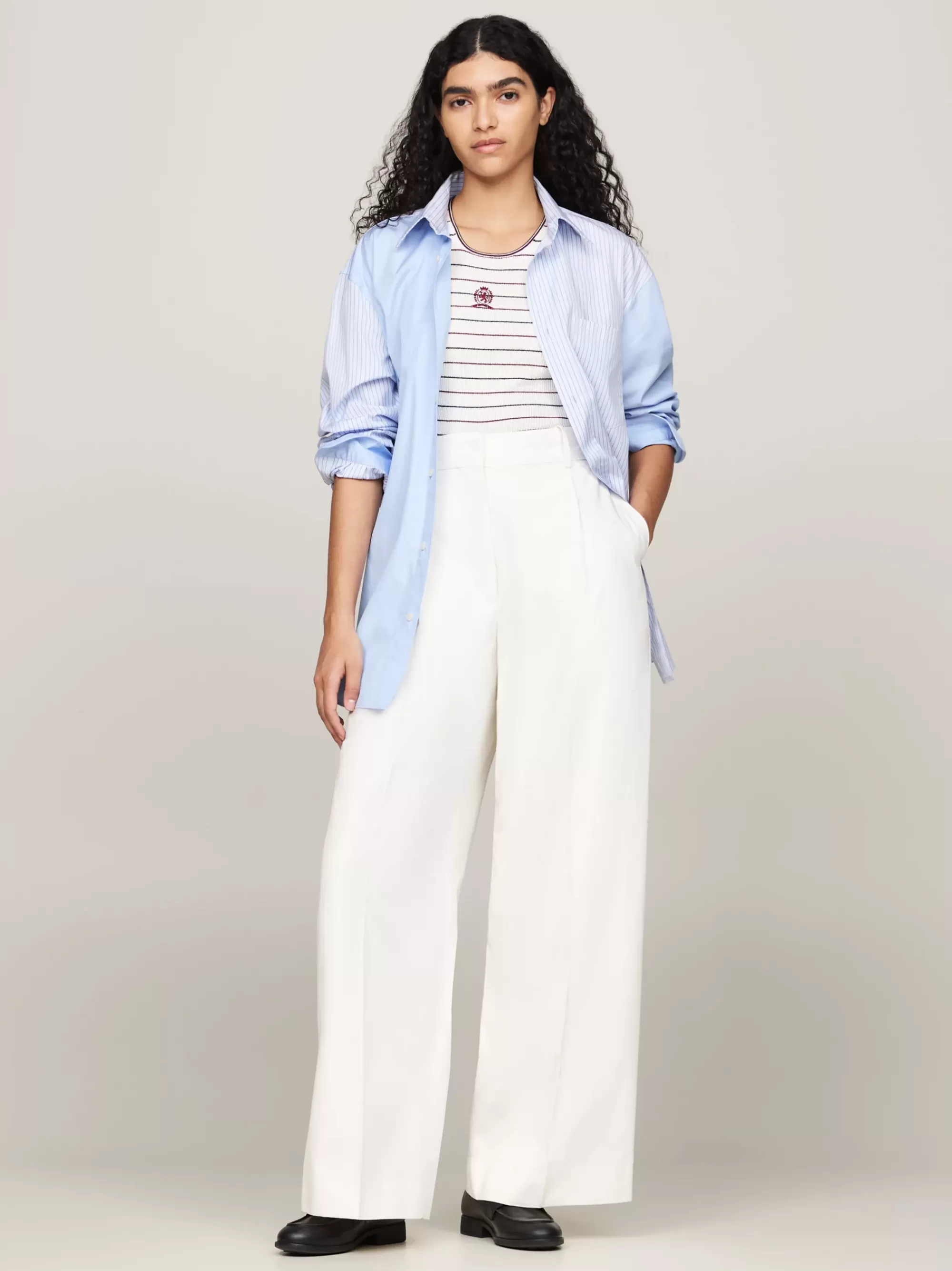 Broeken*Tommy Hilfiger Chino Met Wijde Fit, Persvouwen En Embleem IVORY