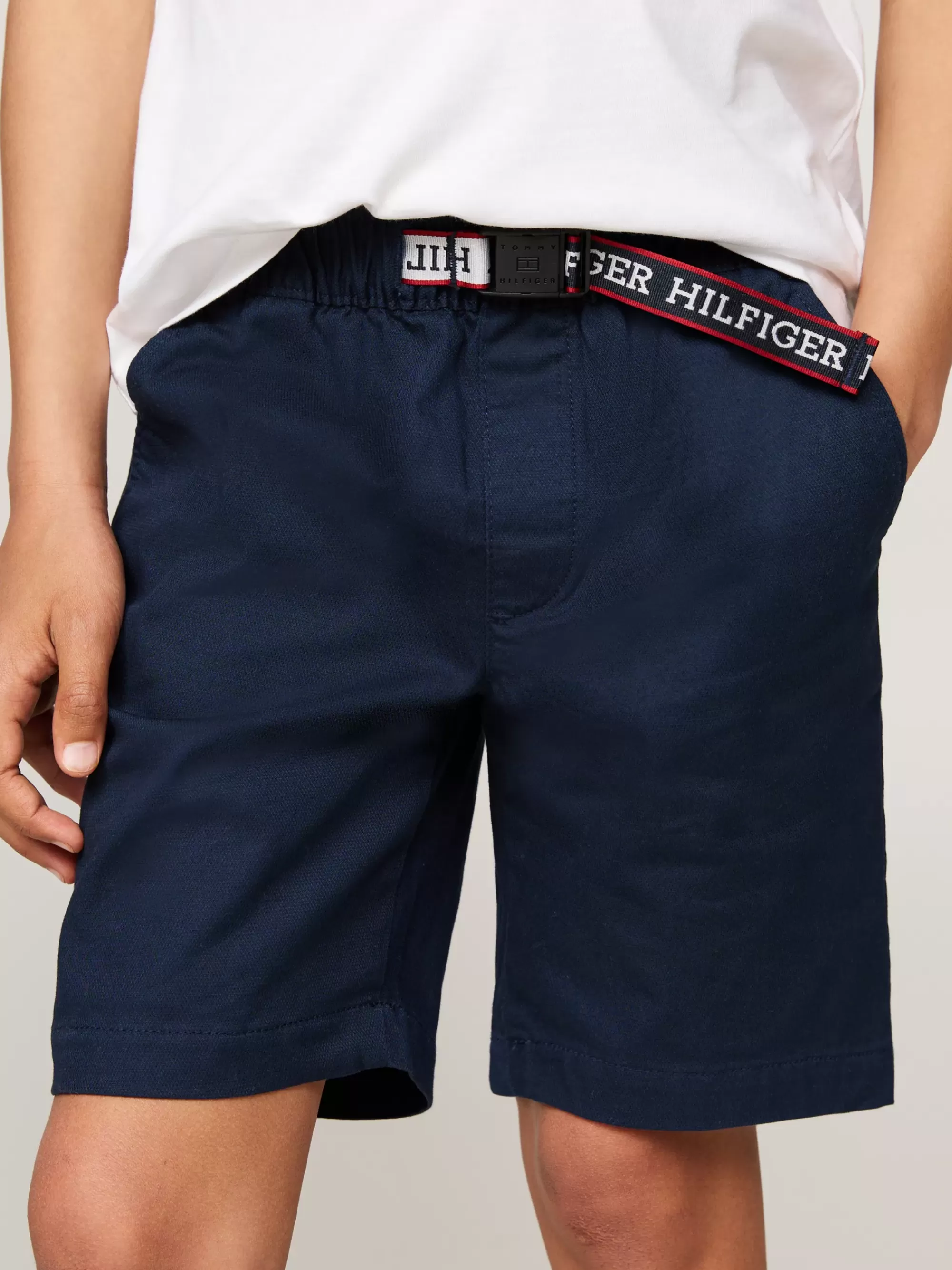 Broeken & Korte Broeken*Tommy Hilfiger Chinoshort Met Riem DESERT SKY