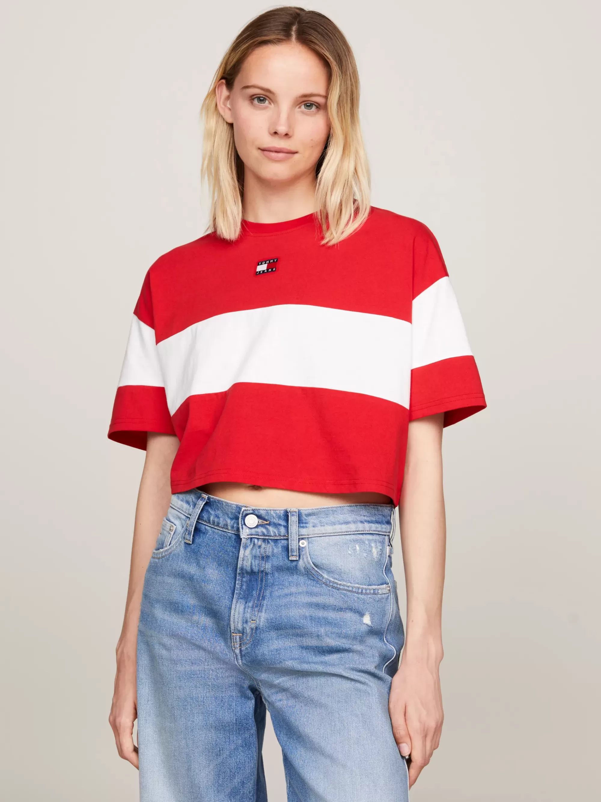 T-Shirts*Tommy Hilfiger Colour-blocked Cropped T-shirt Met Badge DEEP CRIMSON / MULTI