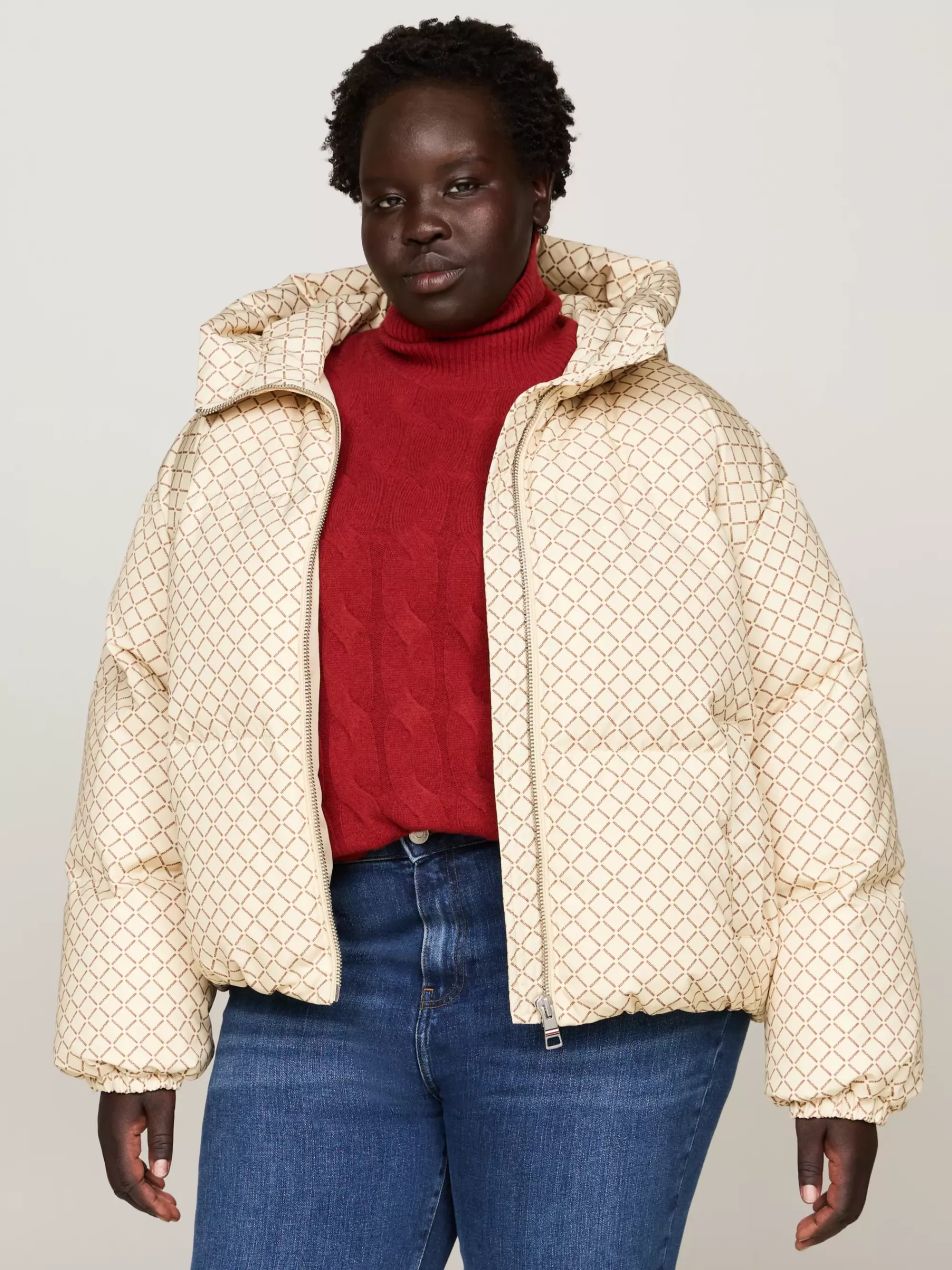 Jassen & Jacks*Tommy Hilfiger Curve Pufferjack Met Signature-print DIAMOND MONOTYPE/ COUNTRY IVORY