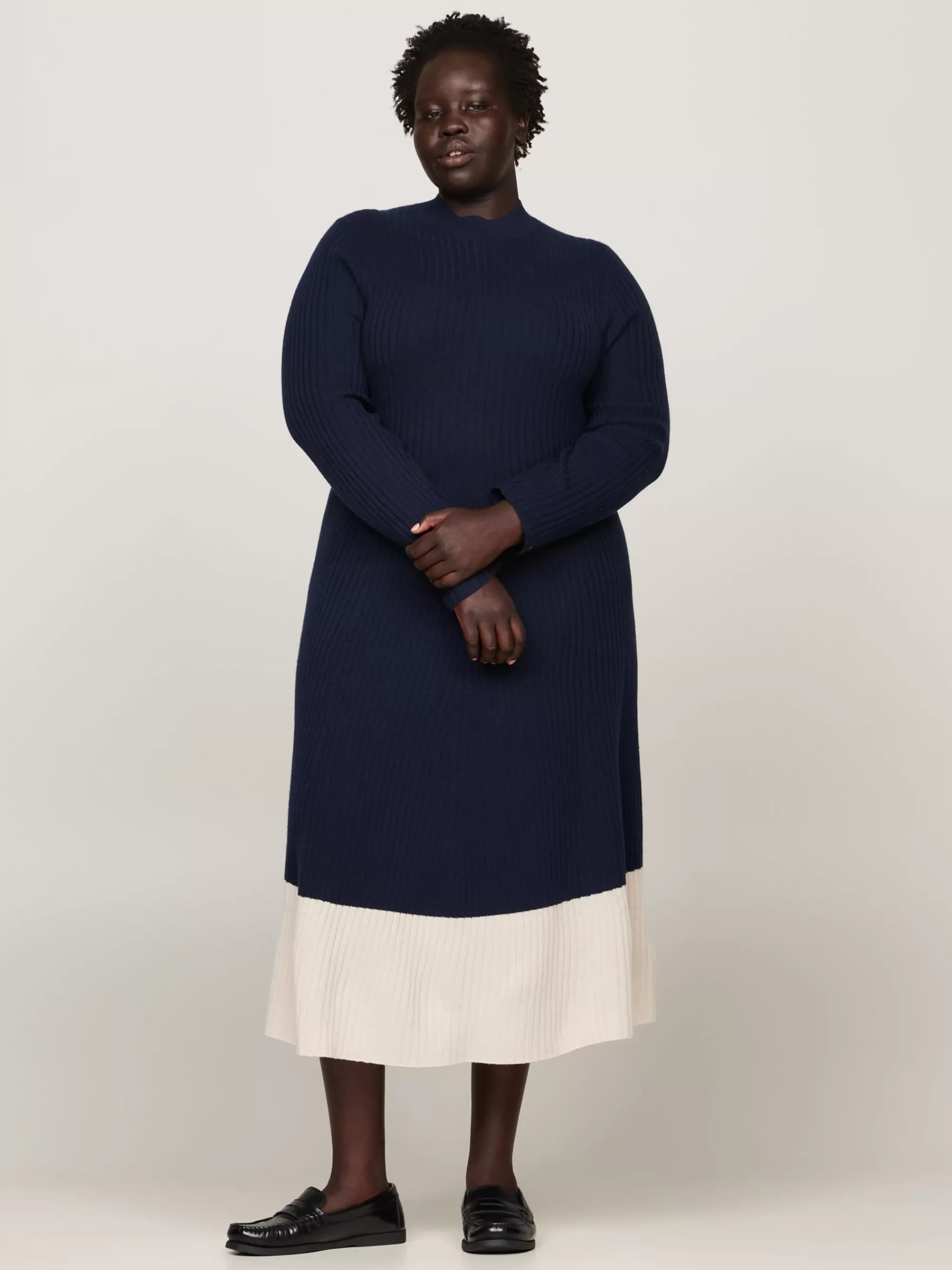 Jurken*Tommy Hilfiger Curve Slim Fit Midi-sweaterjurk Met Kasjmier DESERT SKY