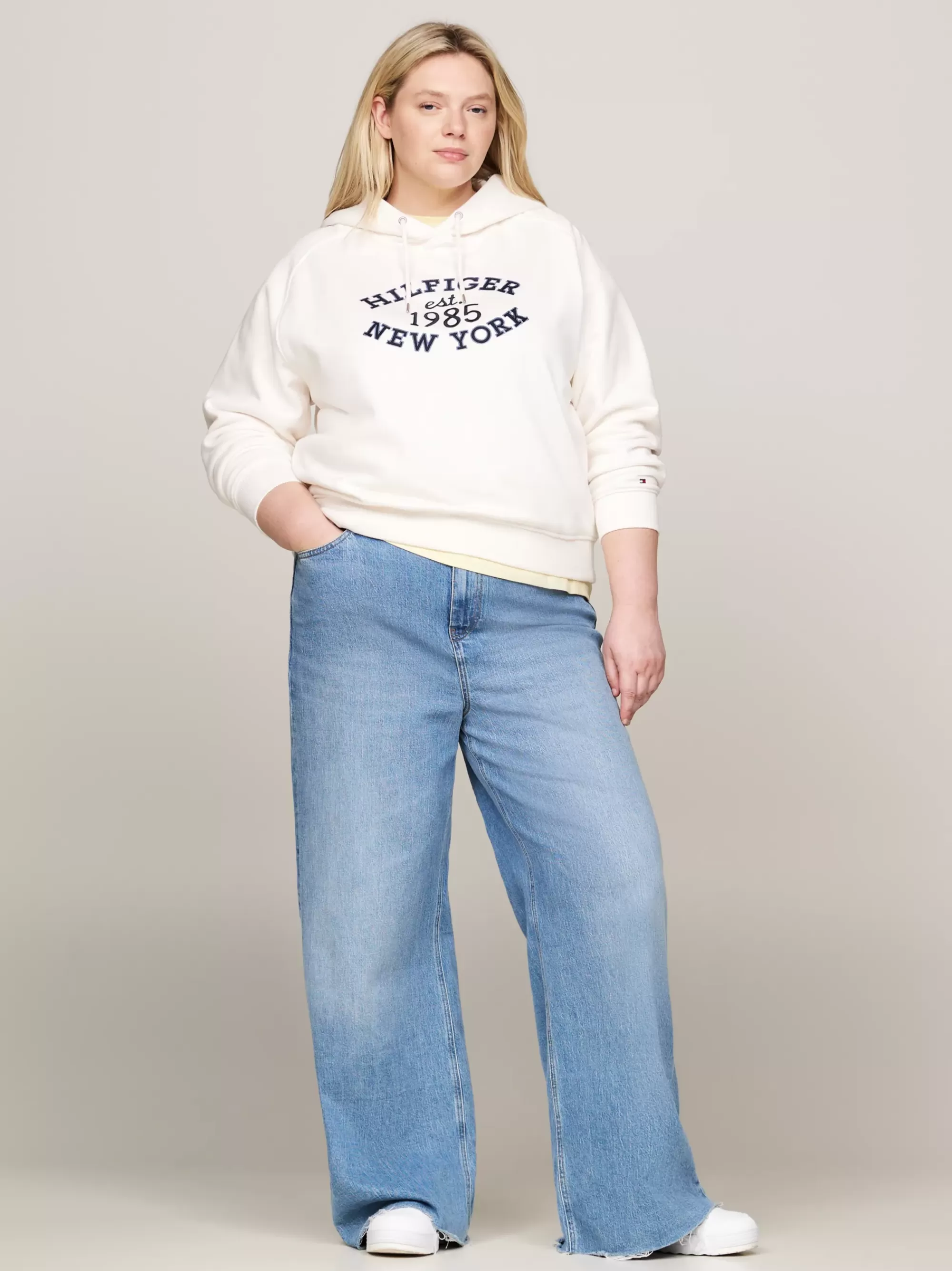 Curve Mode & Inclusieve Maten | Sweatshirts & Hoodies*Tommy Hilfiger Curve Varsity-hoodie Met Geborduurd Logo ANCIENT WHITE