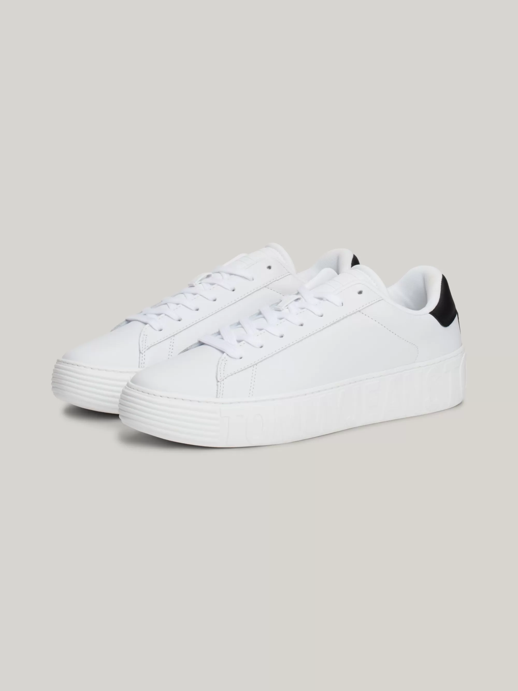 White Trainers | Sneakers*Tommy Hilfiger Essential Chunky Leren Sneaker Met Reliëflogo WHITE