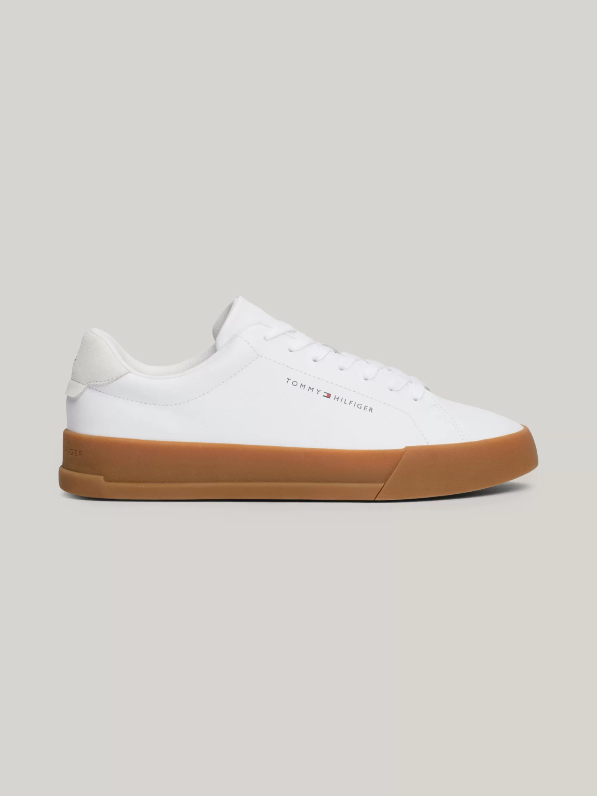 White Trainers | Sneakers*Tommy Hilfiger Essential Court Sneaker Van Gegranuleerd Leer WHITE/GUM