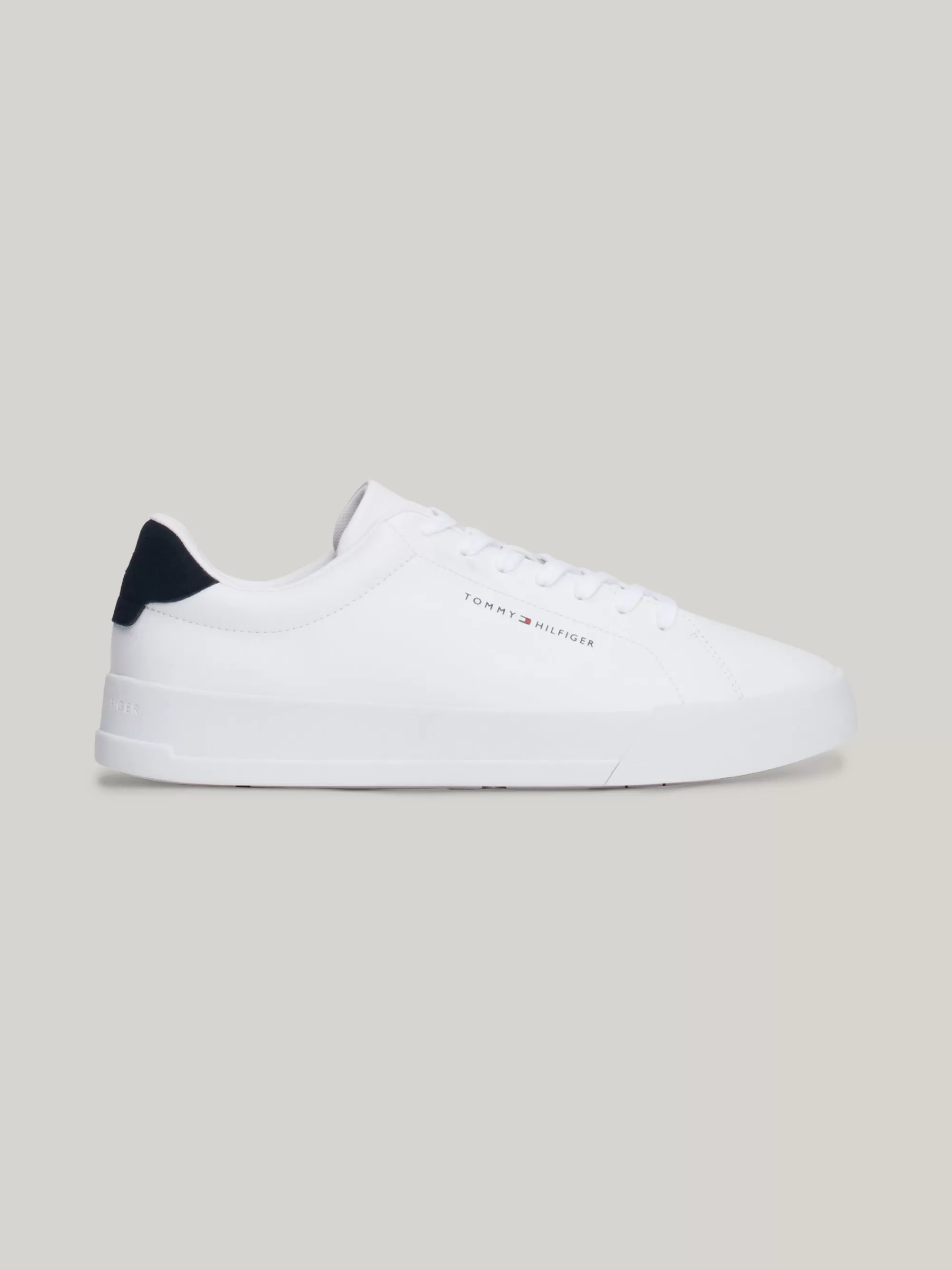 White Trainers | Sneakers*Tommy Hilfiger Essential Court Sneaker Van Gegranuleerd Leer WHITE/DESERT SKY
