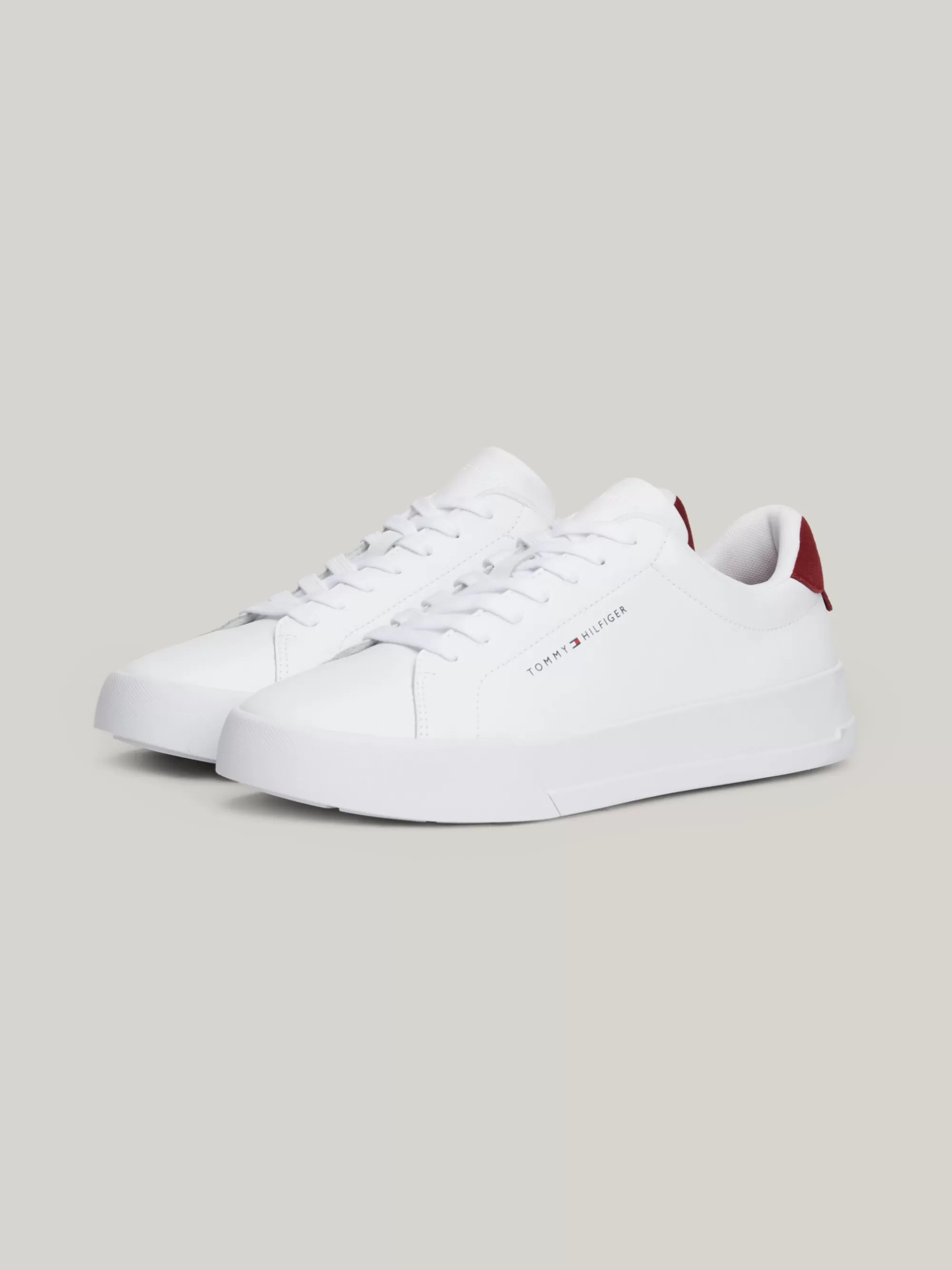 White Trainers | Sneakers*Tommy Hilfiger Essential Court Sneaker Van Gegranuleerd Leer ROUGE