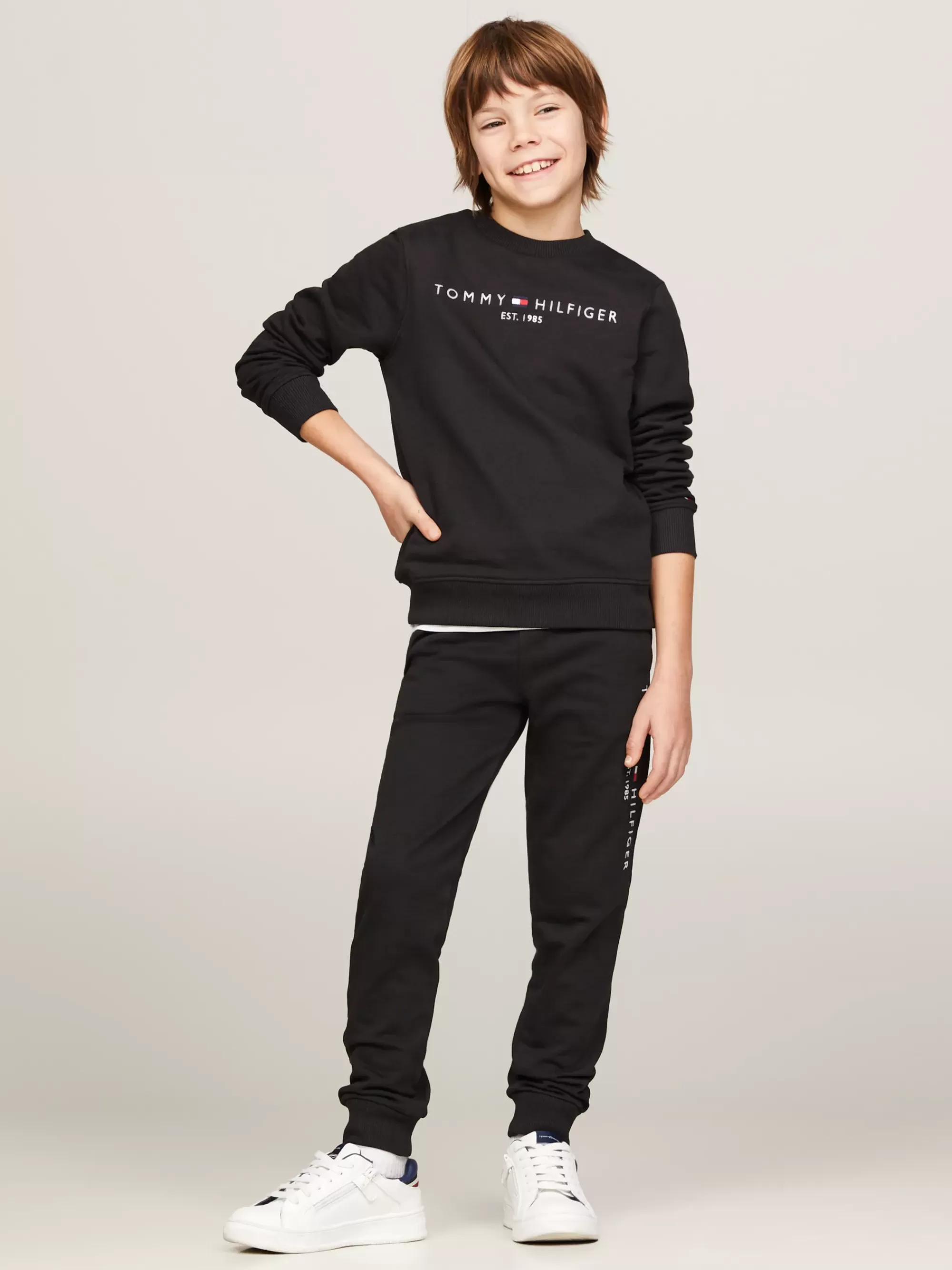 Sweatshirts & Hoodies | Sweatshirts & Hoodies*Tommy Hilfiger Essential Sweatshirt Met Logo BLACK