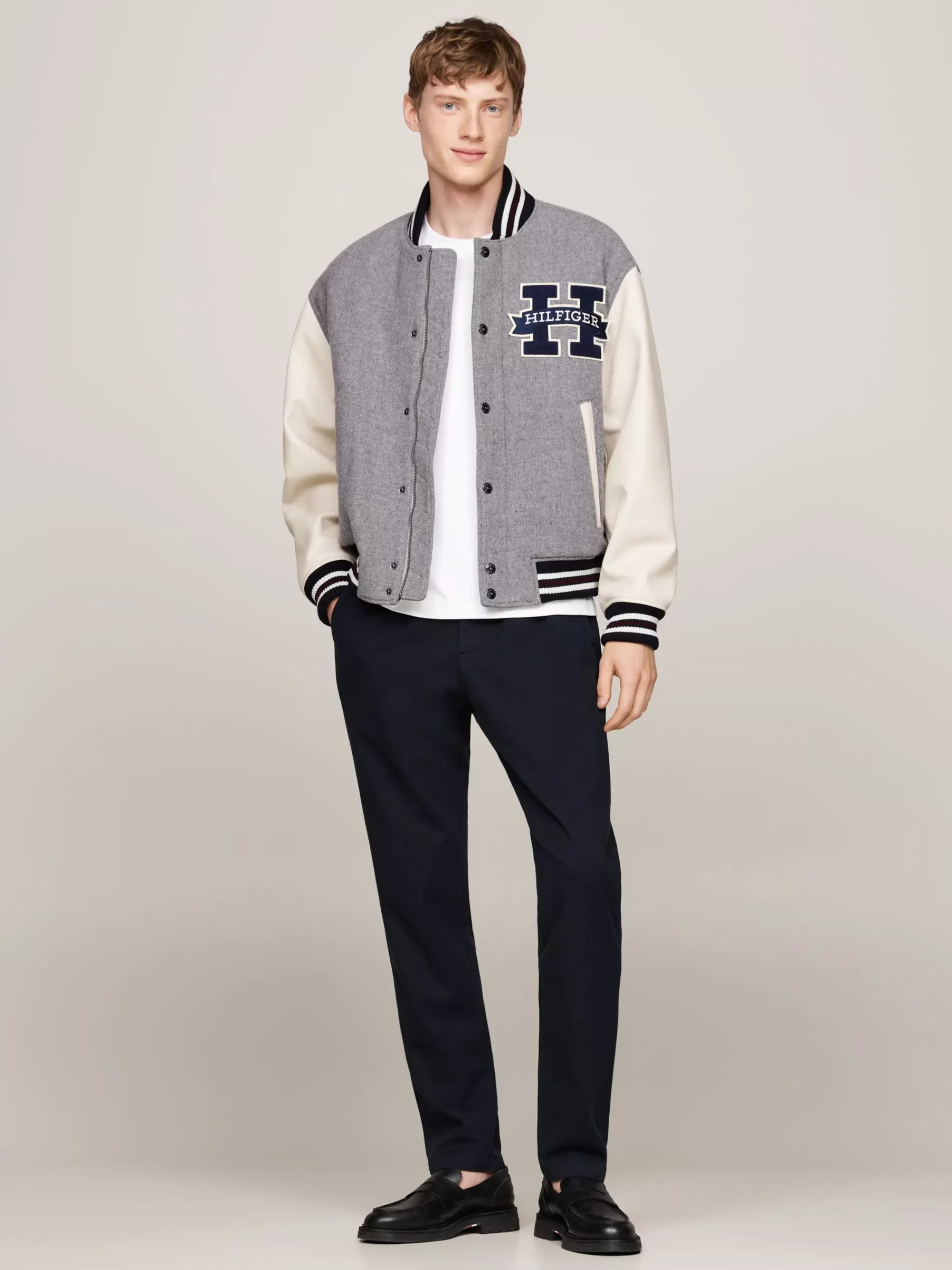 Broeken*Tommy Hilfiger Garment Dyed Tapered Chino Met Trekkoord DESERT SKY