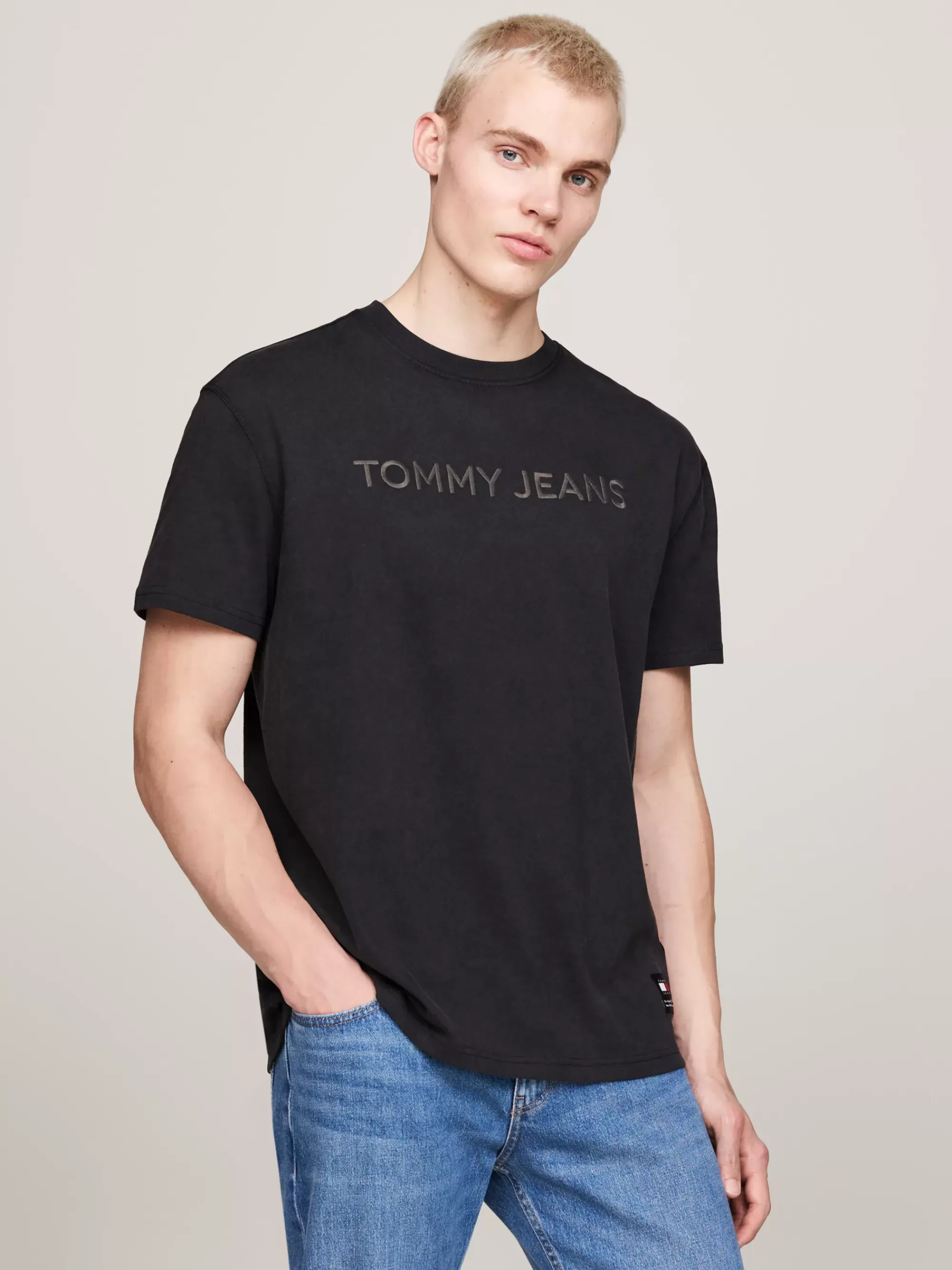 T-Shirts*Tommy Hilfiger Garment-dyed T-shirt Met Geborduurd Logo BLACK