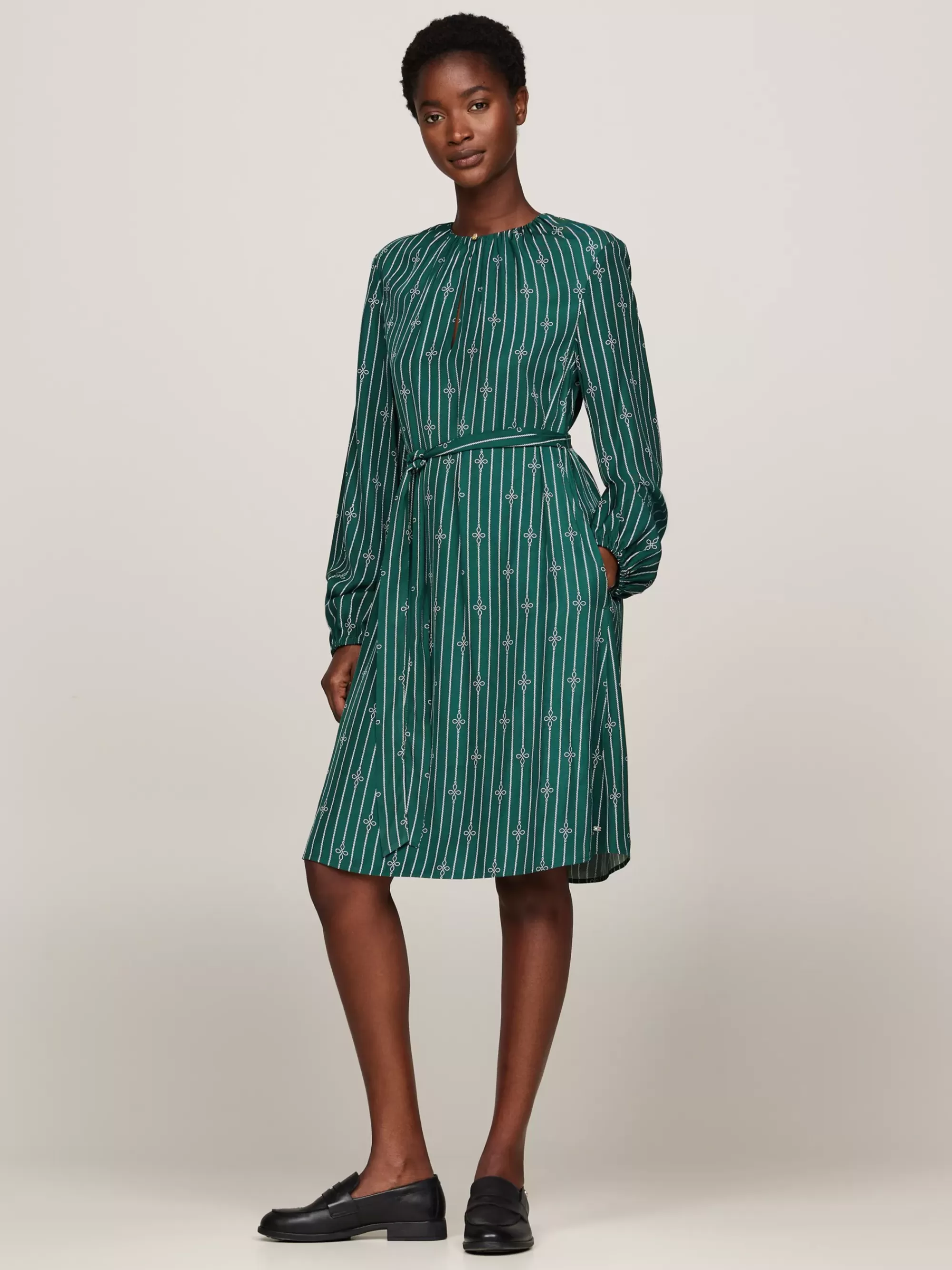 Jurken*Tommy Hilfiger Gesmokte Fit And Flare Mini-jurk ROPE STRIPE KNOT/ GREEN
