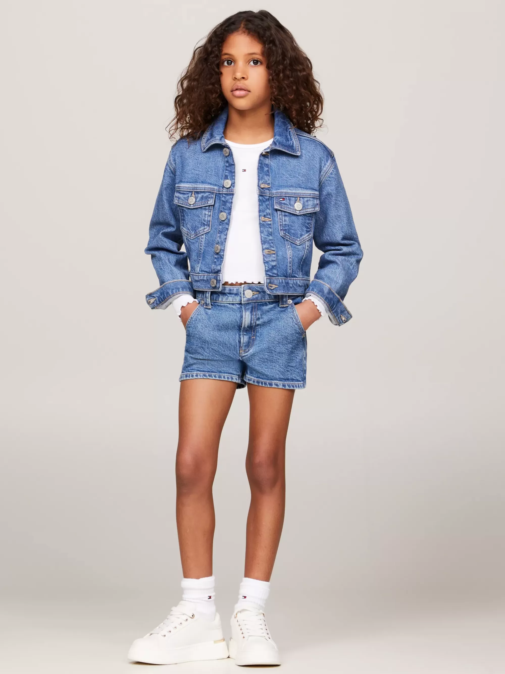 Broeken & Rokken*Tommy Hilfiger Girlfriend Straight Fit Denim Short MIDSALTPEPPER