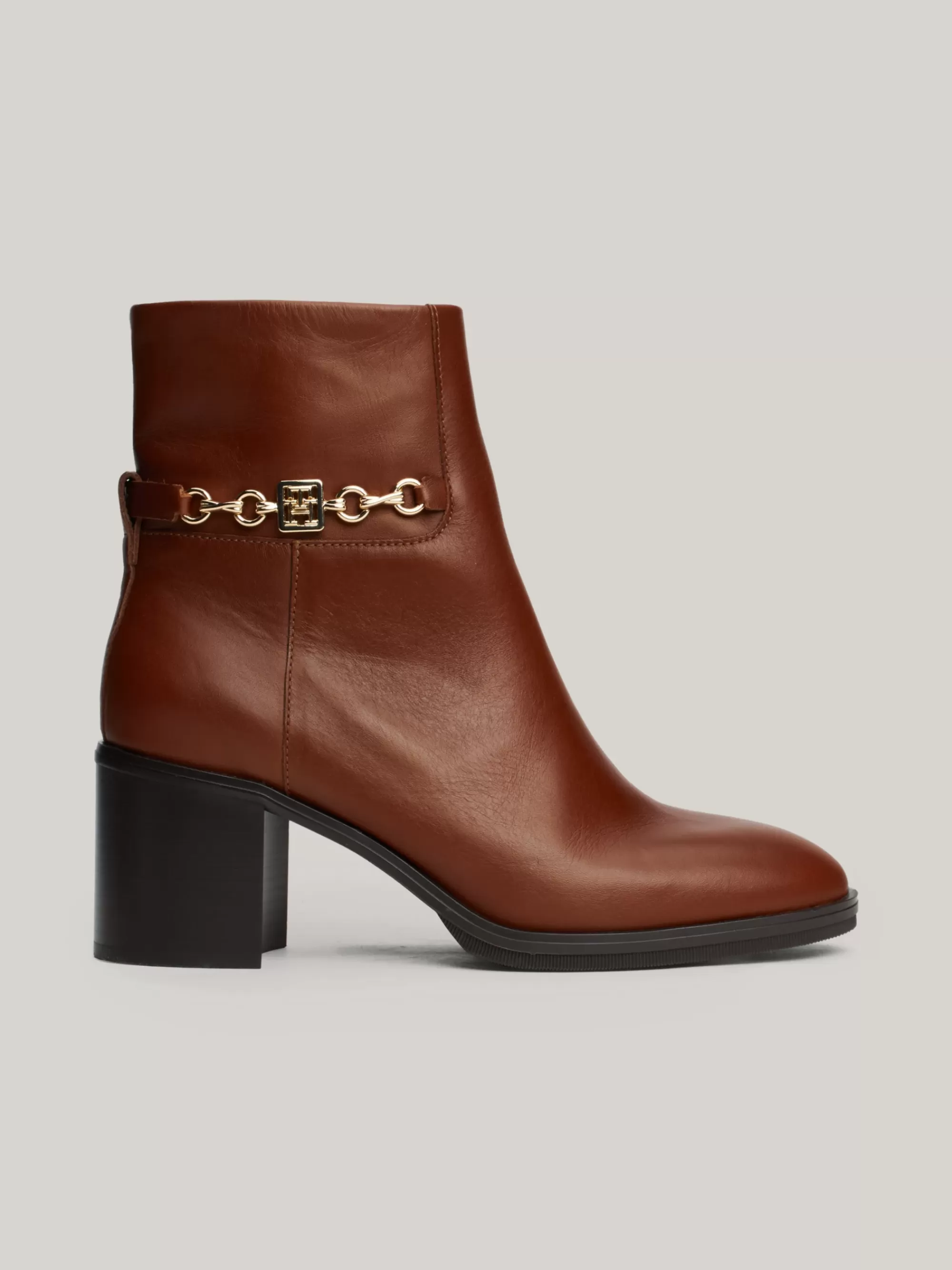 Laarzen & Enkellaarzen*Tommy Hilfiger Laars Van Leer Met Blokhak En Kettingdetail COGNAC BROWN