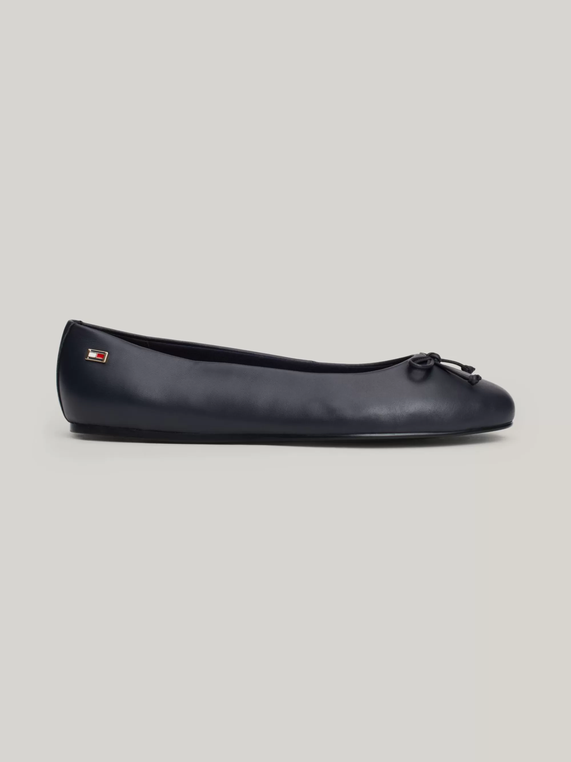 Ballerina's | Platte Schoenen*Tommy Hilfiger Leren Ballerina Met Strik En Emaille Vlag SPACE BLUE