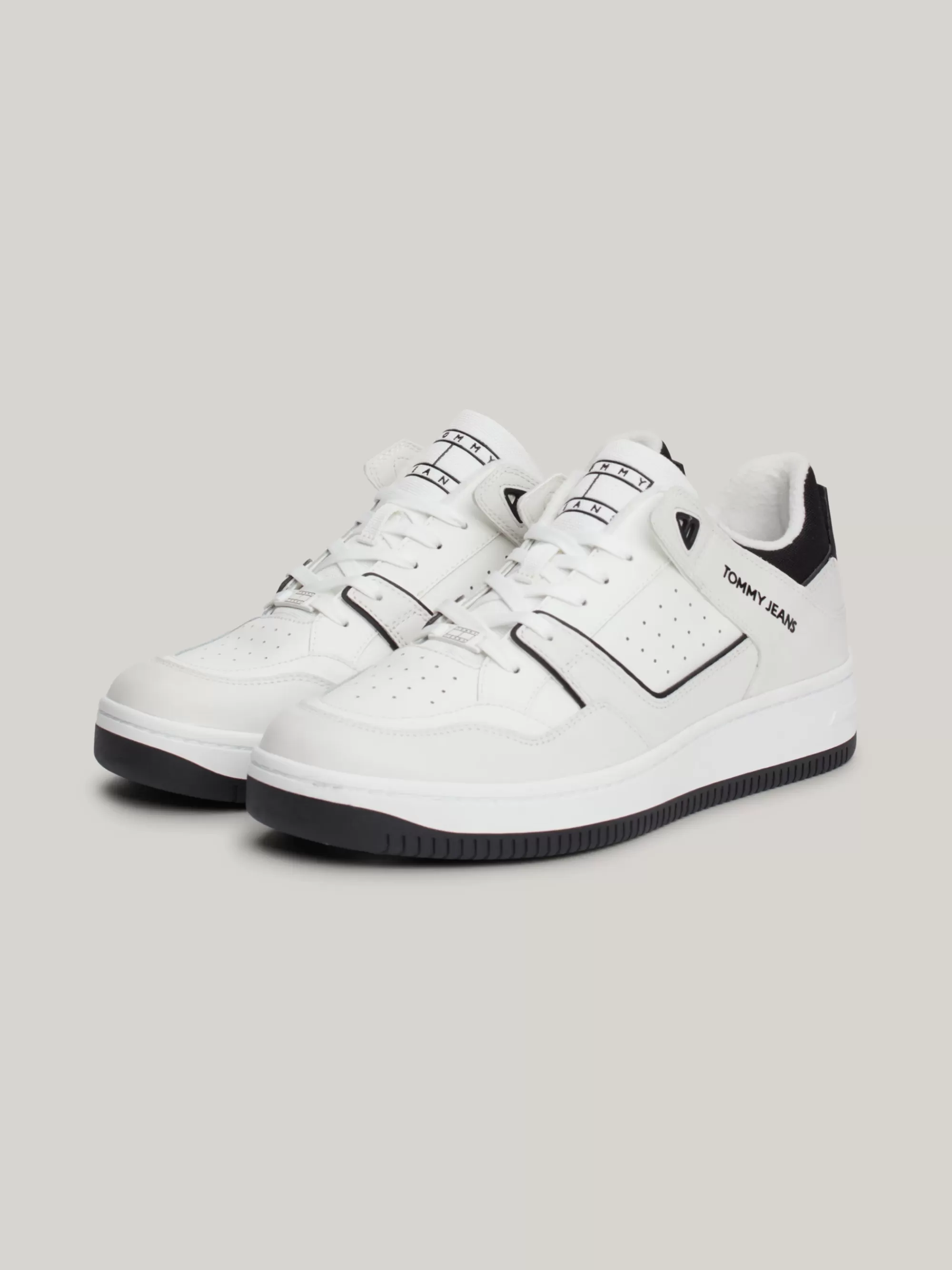 White Trainers | Sneakers*Tommy Hilfiger Leren Basketbalsneaker Met Fijne Profielzool ECRU