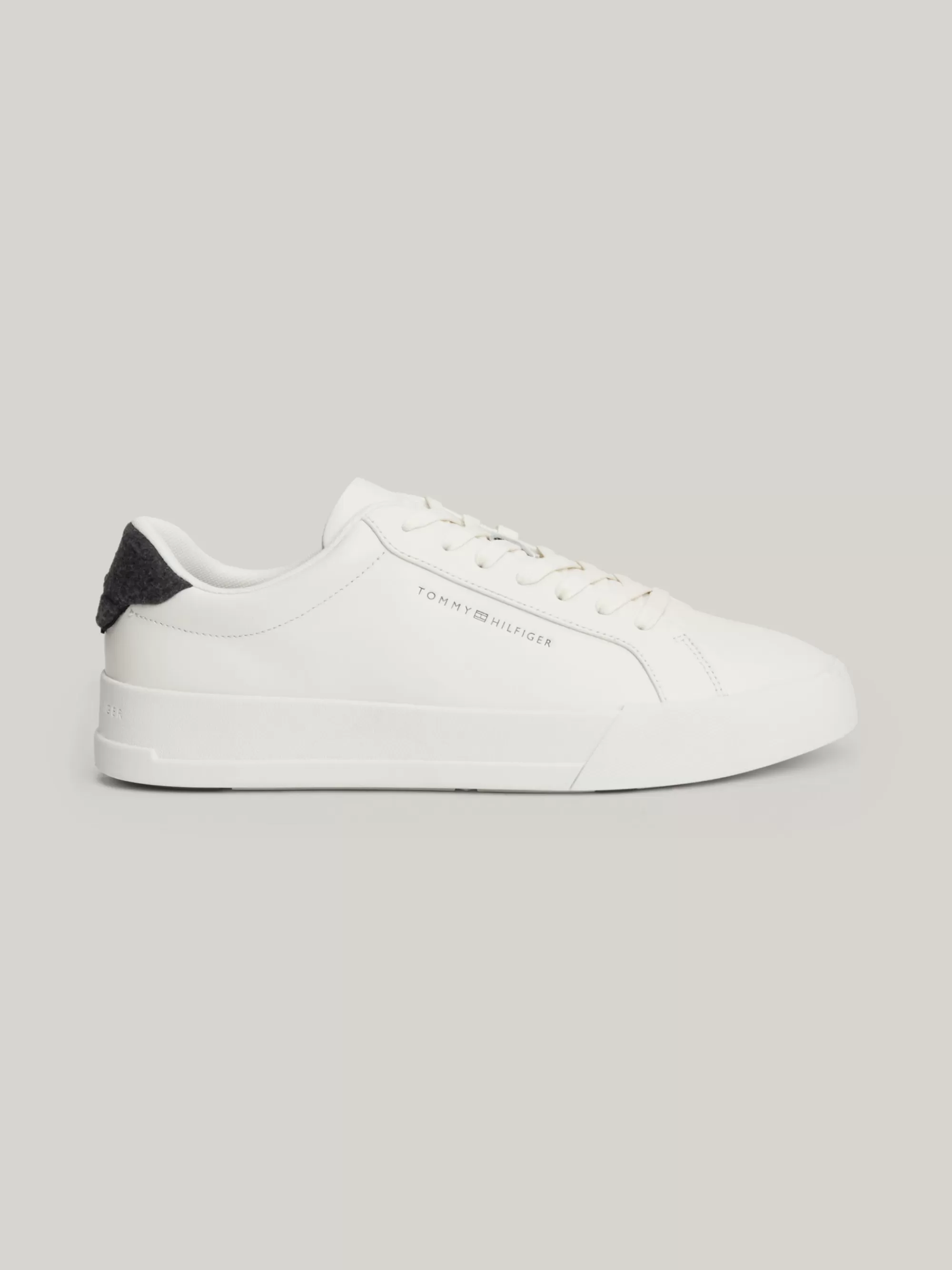 White Trainers | Sneakers*Tommy Hilfiger Leren Court Sneaker Met Contrasthiel ECRU