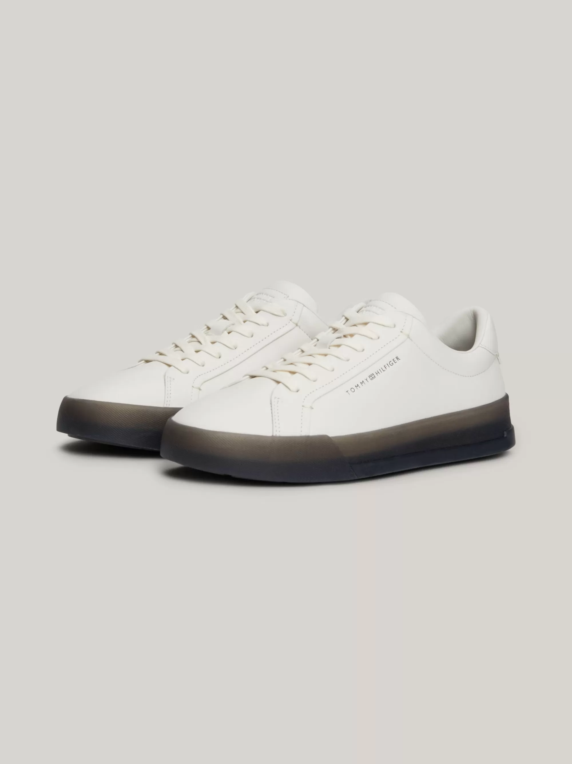 White Trainers | Sneakers*Tommy Hilfiger Leren Court Sneaker Met Contrastzool ECRU