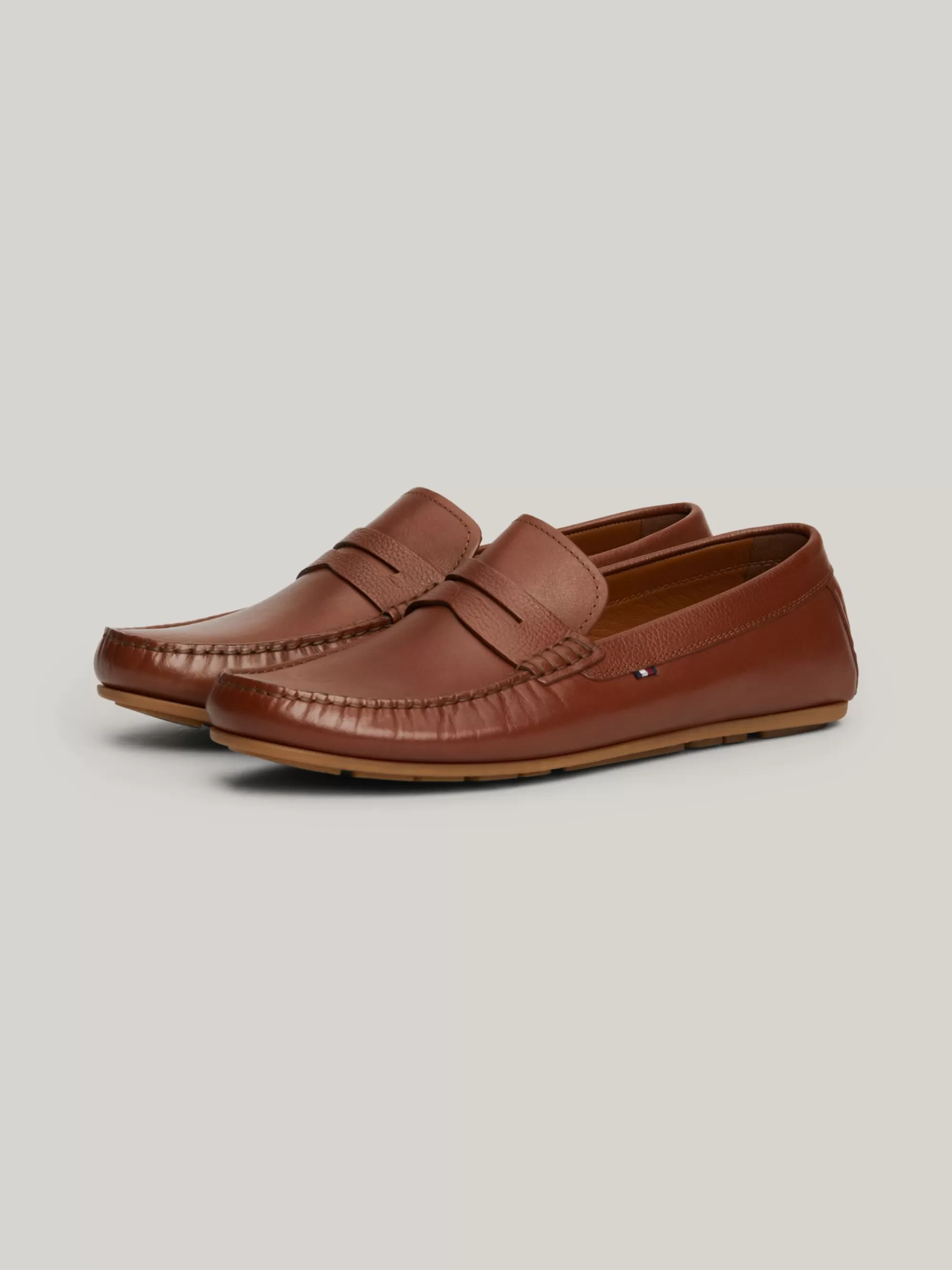 Instappers | Lage Schoenen*Tommy Hilfiger Leren Mocassin Met Rubberen Vlag WINTER COGNAC
