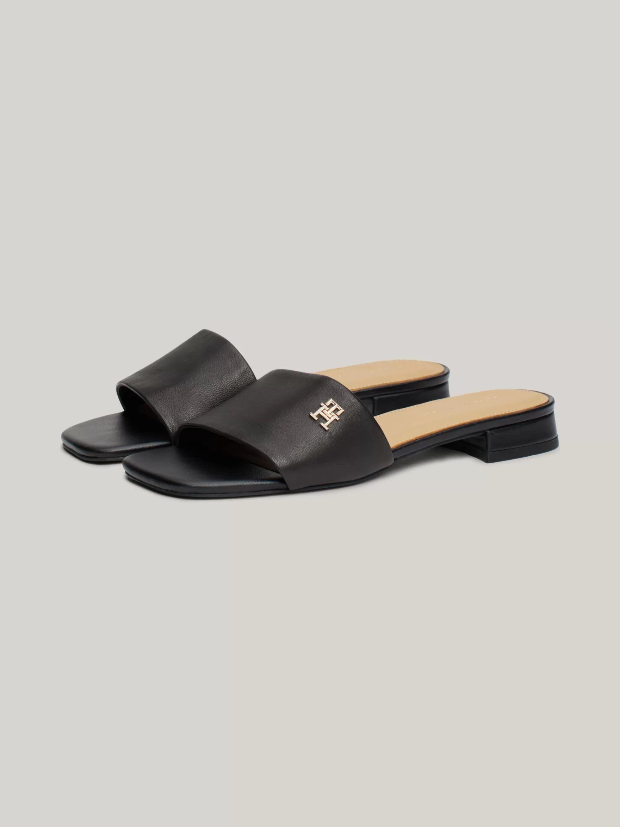 Sandalen*Tommy Hilfiger Leren Muiltje Met Metalen TH-monogram BLACK