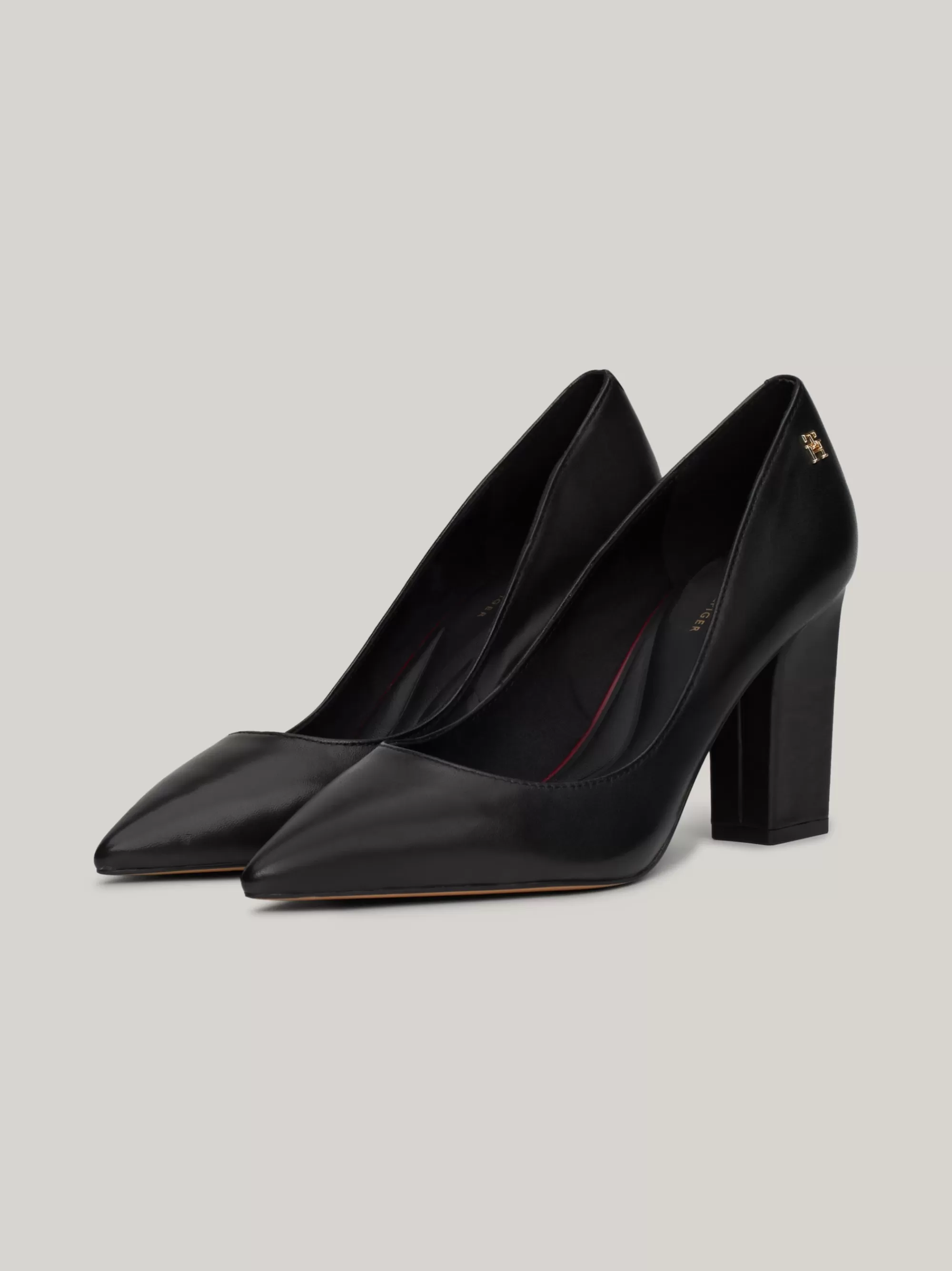 Pumps*Tommy Hilfiger Leren Pump Met Blokhak En Spitse Neus BLACK