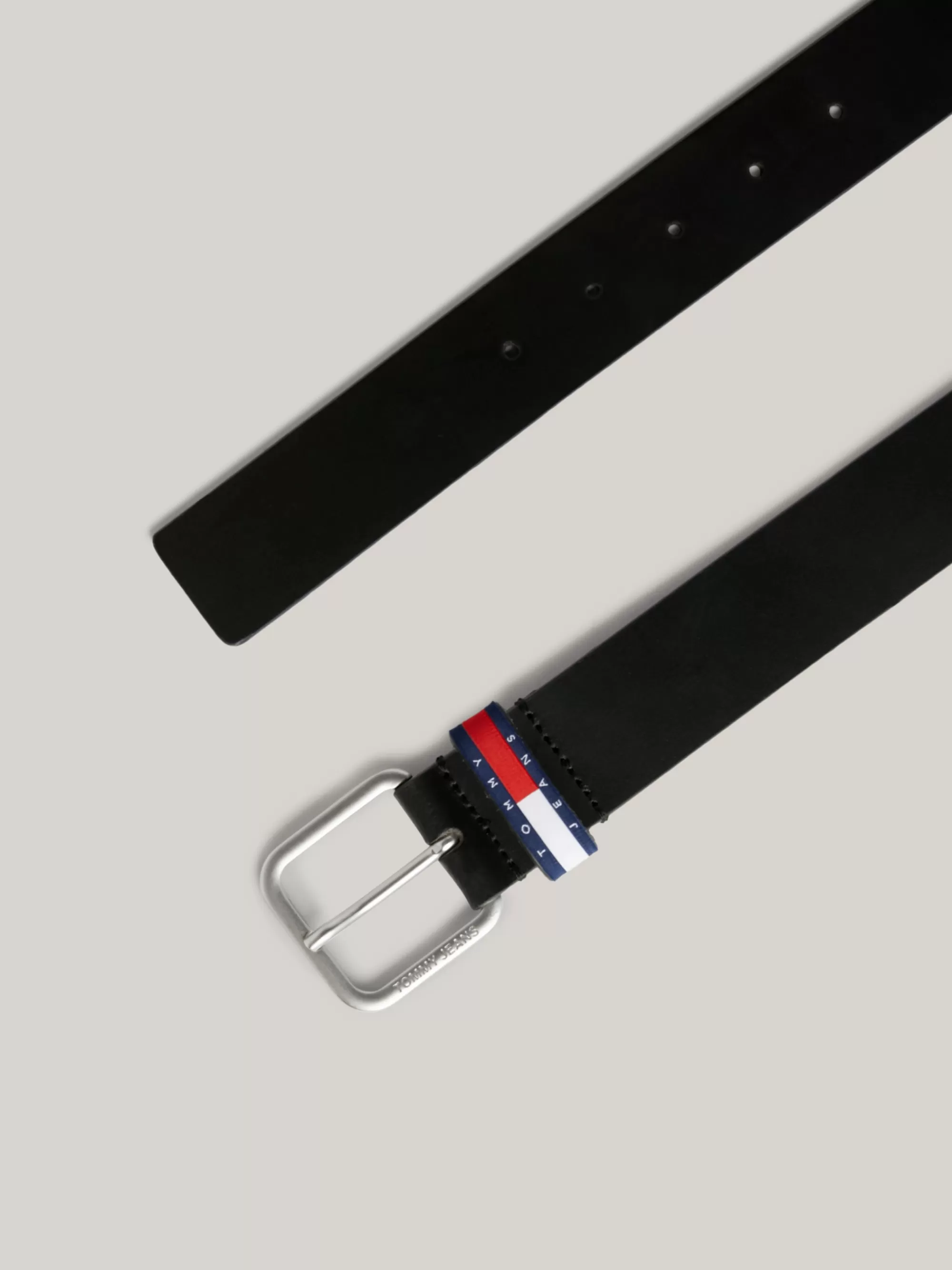 Riemen*Tommy Hilfiger Leren Riem Met Badge Op De Riemlus BLACK