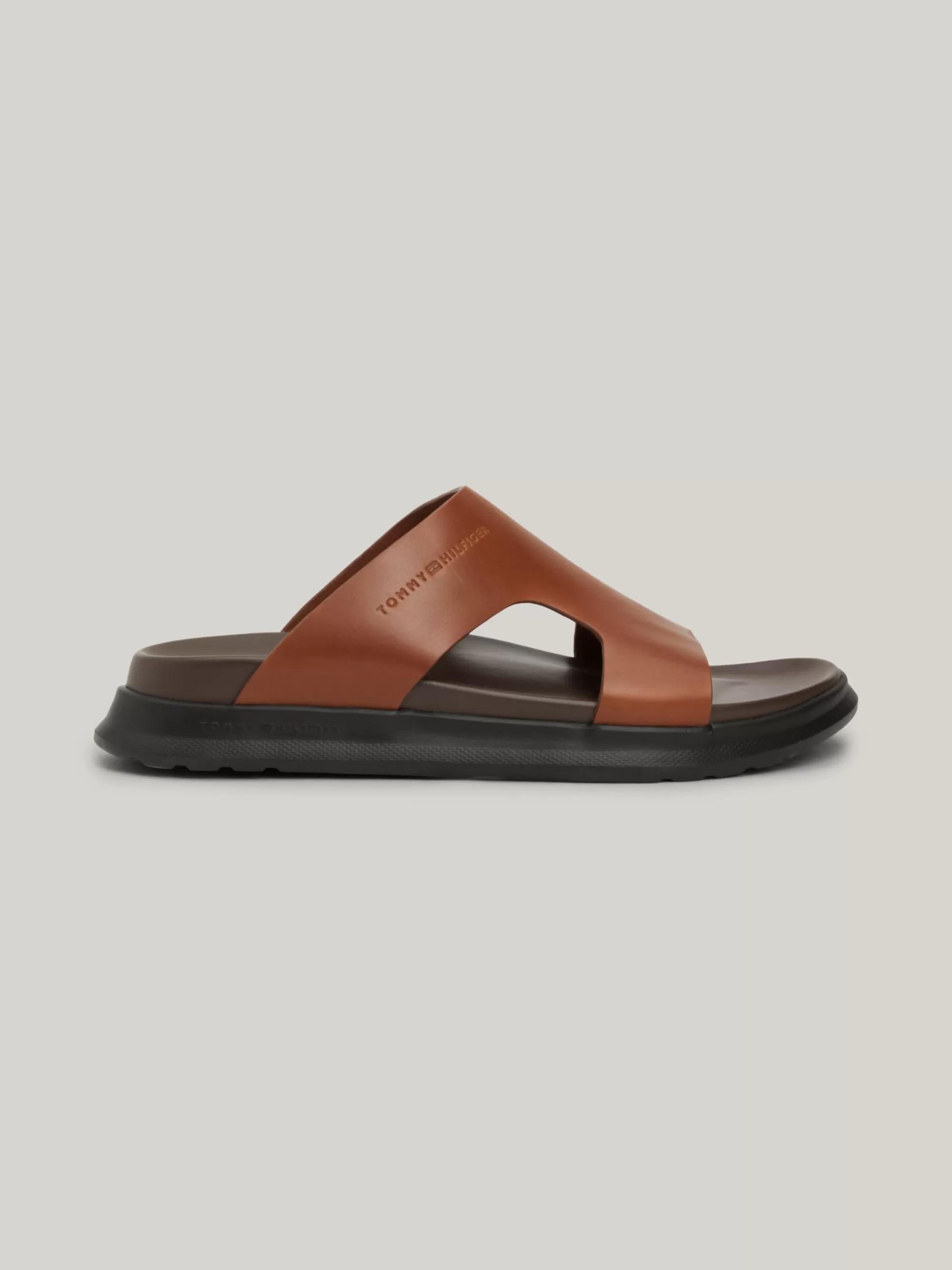 Sandalen & Flip Flops*Tommy Hilfiger Leren Sandaal Met Reliëflogo WINTER COGNAC