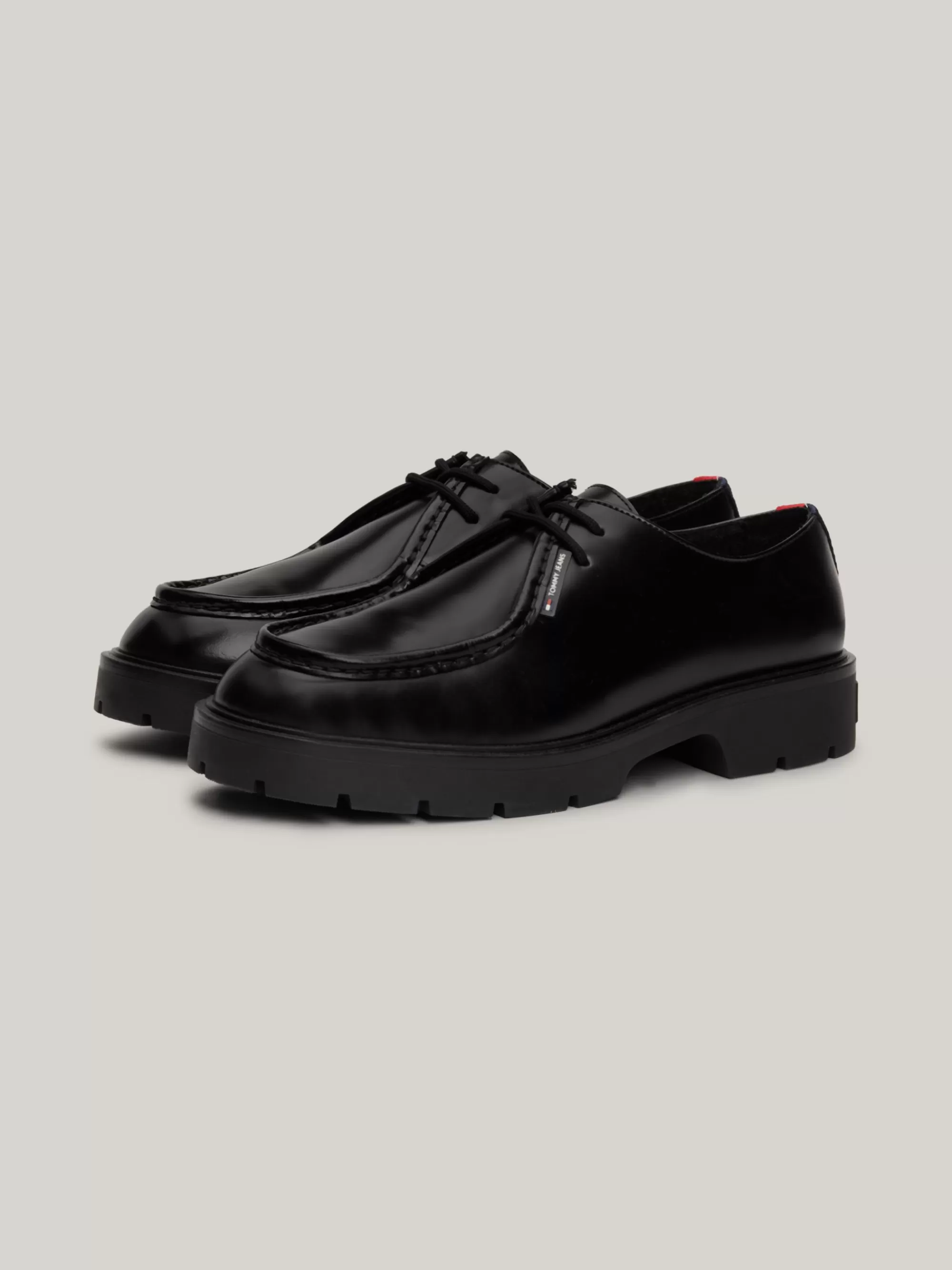 Lage Schoenen*Tommy Hilfiger Leren Veterschoen Met Chunky Zool BLACK