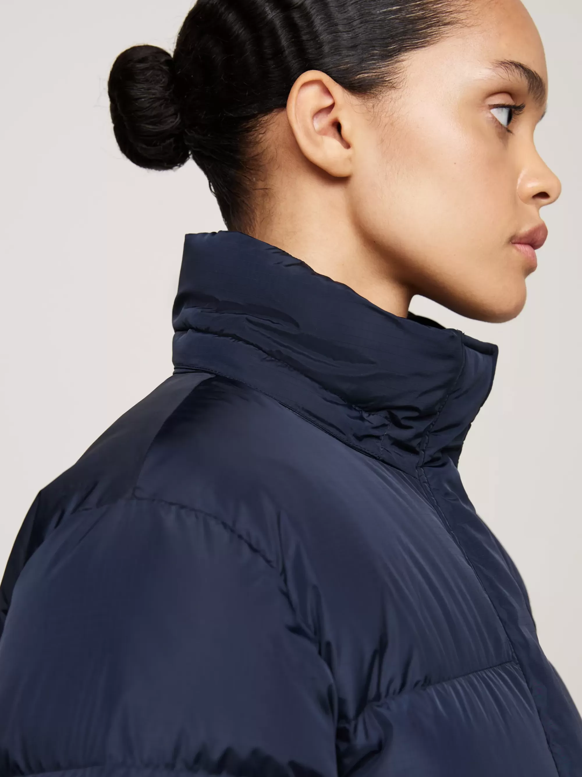 Jassen & Jacks*Tommy Hilfiger Longline Alaska Pufferjas Met Dons DARK NIGHT NAVY