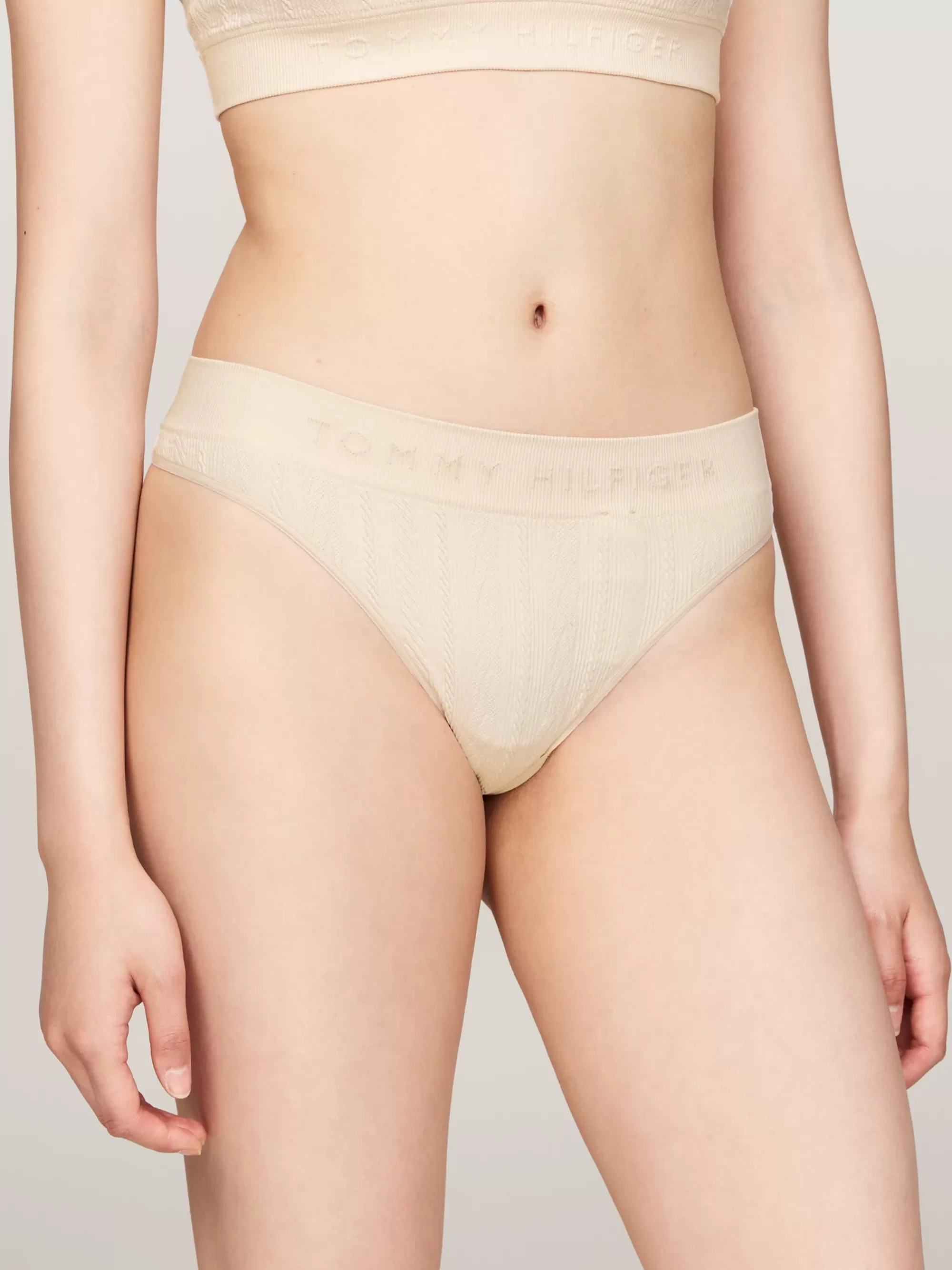 Slips | Lingerie*Tommy Hilfiger Naadloze String Met Logo Op De Tailleband CASHMERE CREME