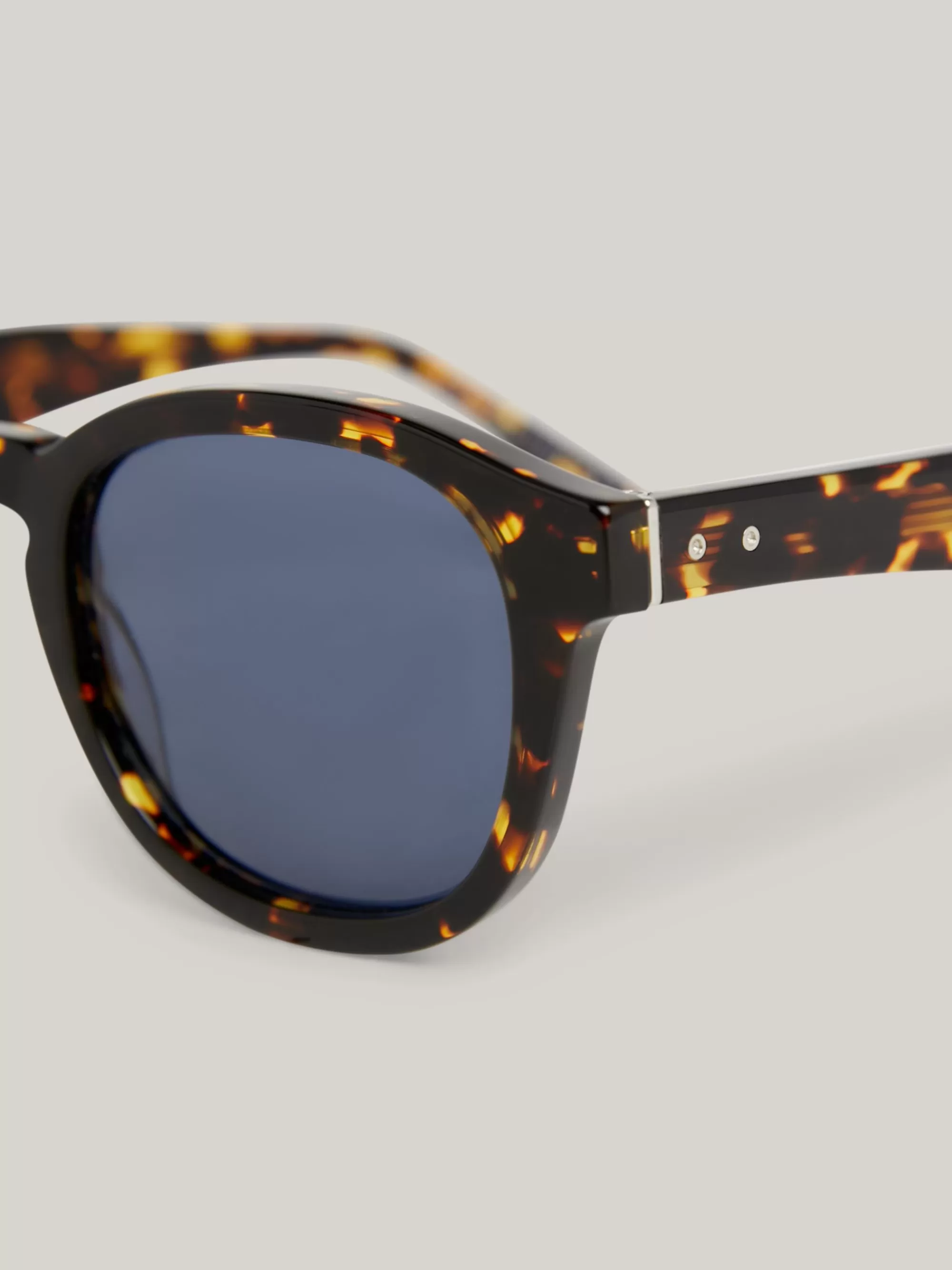Zonnebrillen*Tommy Hilfiger Ovale Zonnebril Met Studs HAVANA
