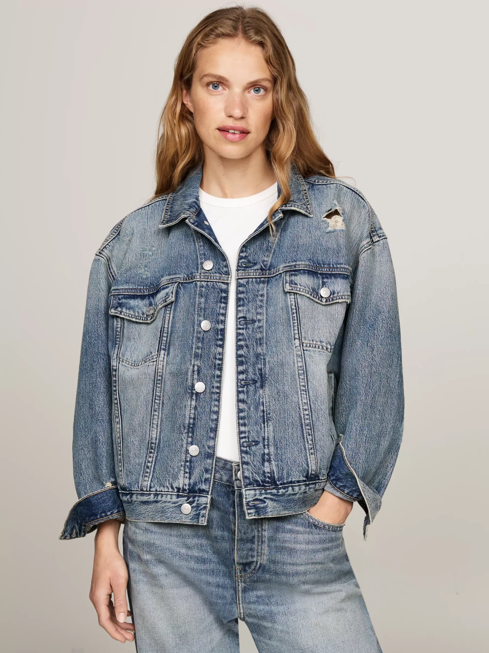 Jassen & Jacks*Tommy Hilfiger Oversized Denim Jack Met Distressing MEG