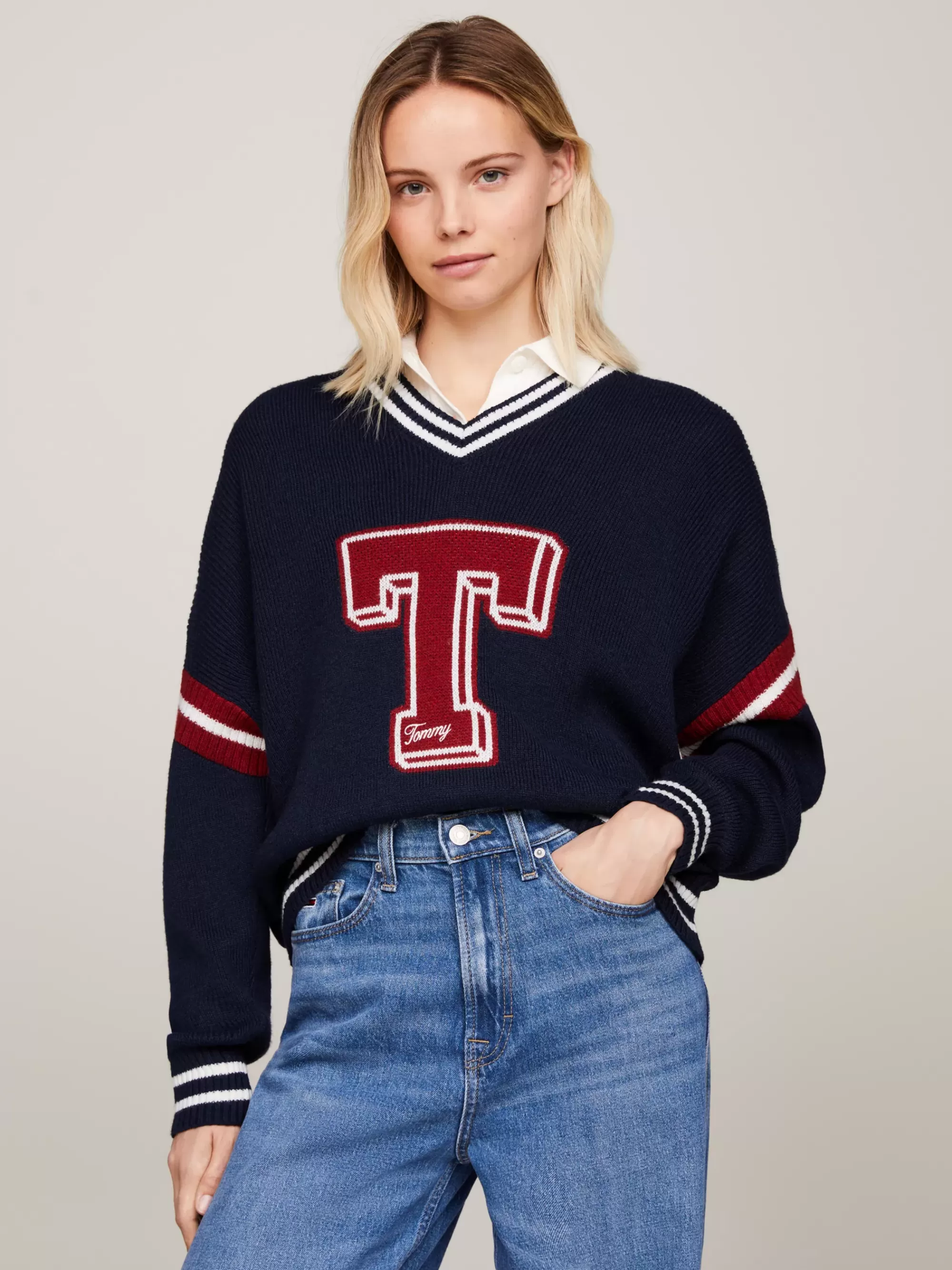 Truien | Truien & Vesten*Tommy Hilfiger Oversized Letterman-trui Met V-hals DARK NIGHT NAVY