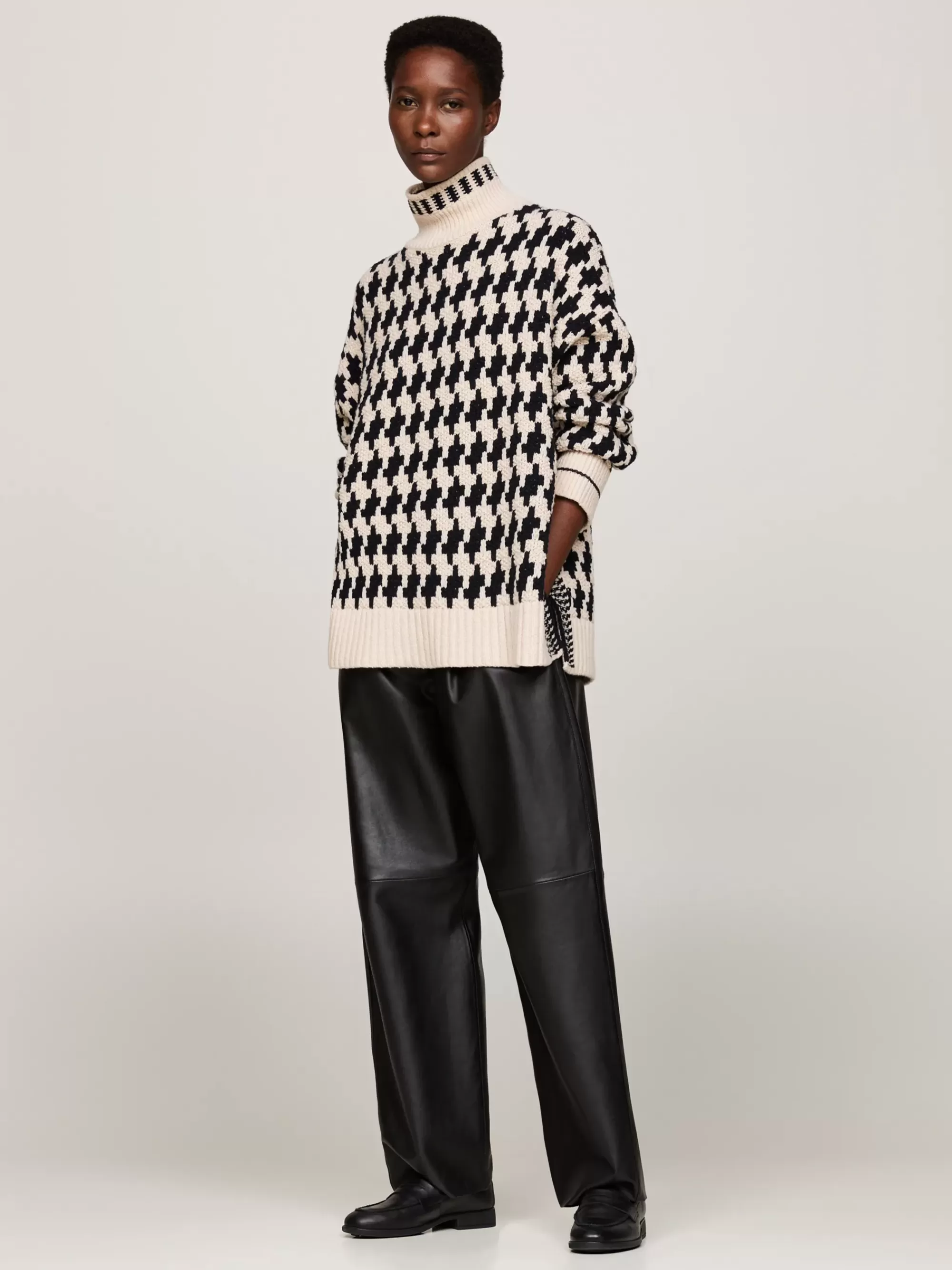 Coltruien | Truien*Tommy Hilfiger Oversized Wollen Trui Met Opstaande Hals BLACK TEXTURE