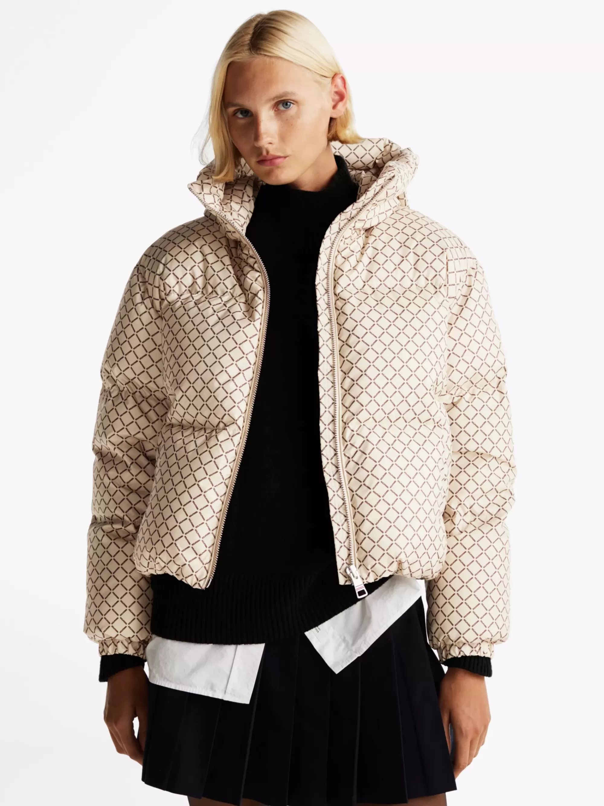 Jassen & Jacks*Tommy Hilfiger Pufferjack Met Signature-print DIAMOND MONOTYPE/ COUNTRY IVORY