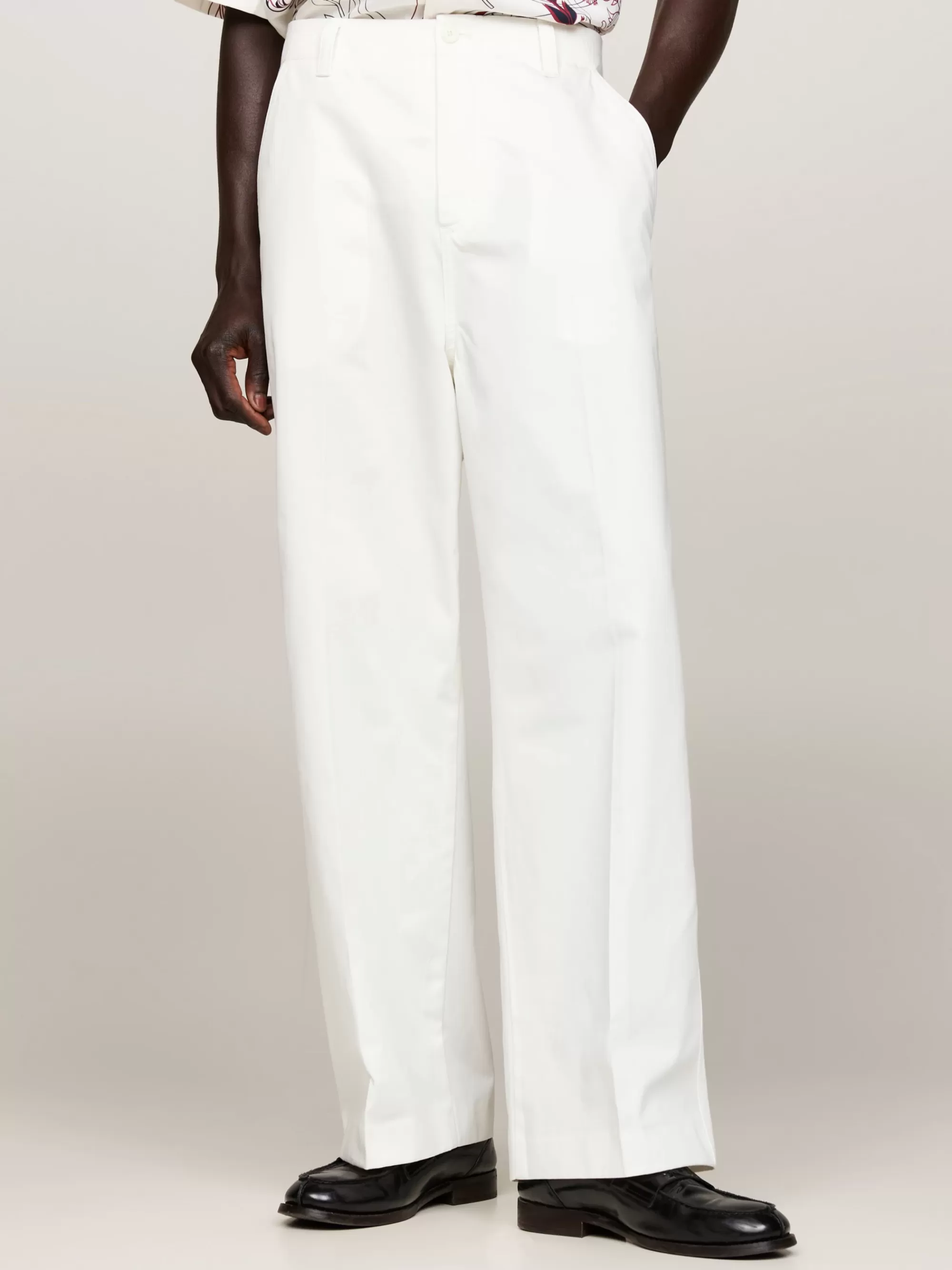 Broeken*Tommy Hilfiger Relaxed Fit Chino Met Embleem IVORY