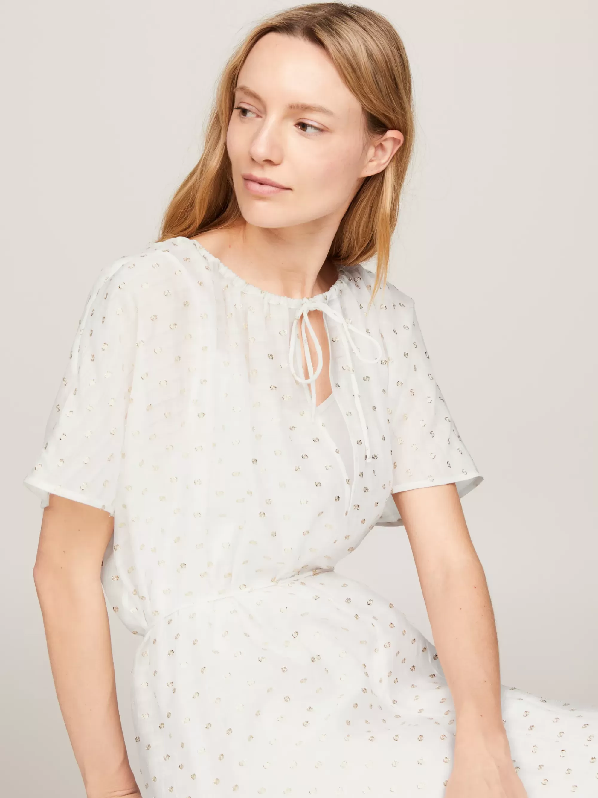 Jurken*Tommy Hilfiger Relaxed Getailleerde Metallic Midi-jurk FIL COUPE WHITE/ GOLD