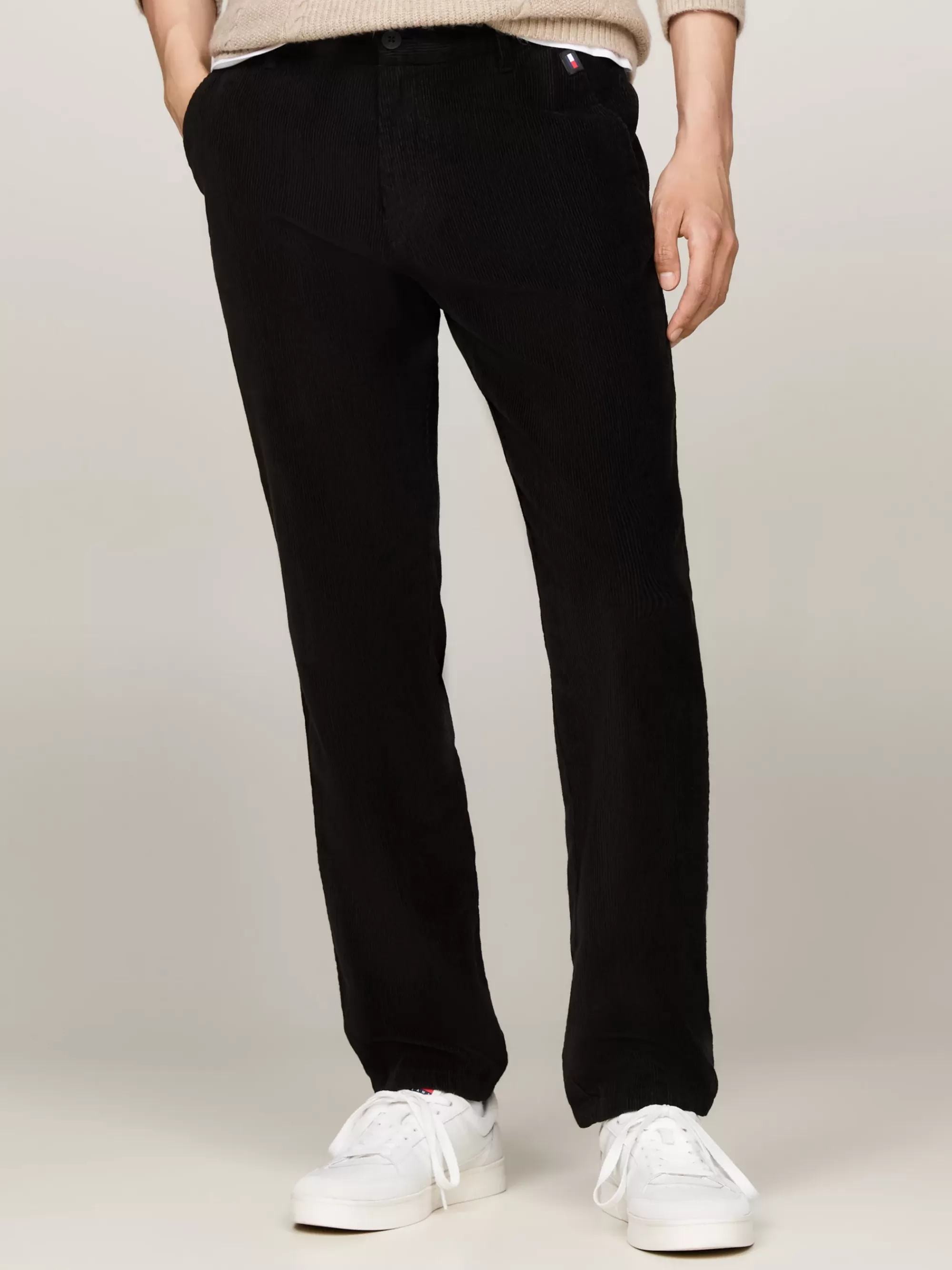 Broeken*Tommy Hilfiger Ryan Garment-dyed Corduroy Chino BLACK