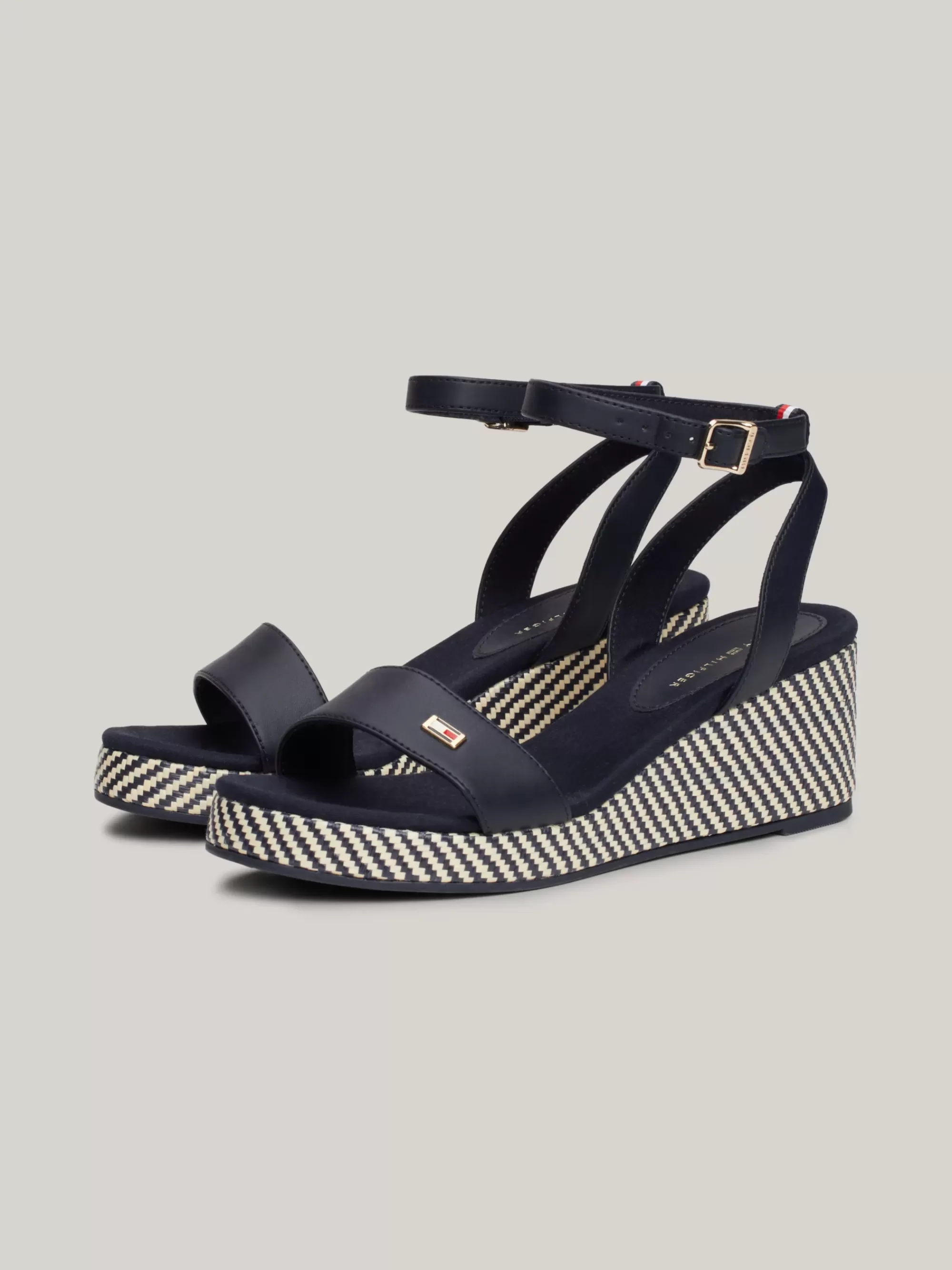Sandalen*Tommy Hilfiger Sandaal Met Raffia Sleehak En Enkelbandje SPACE BLUE