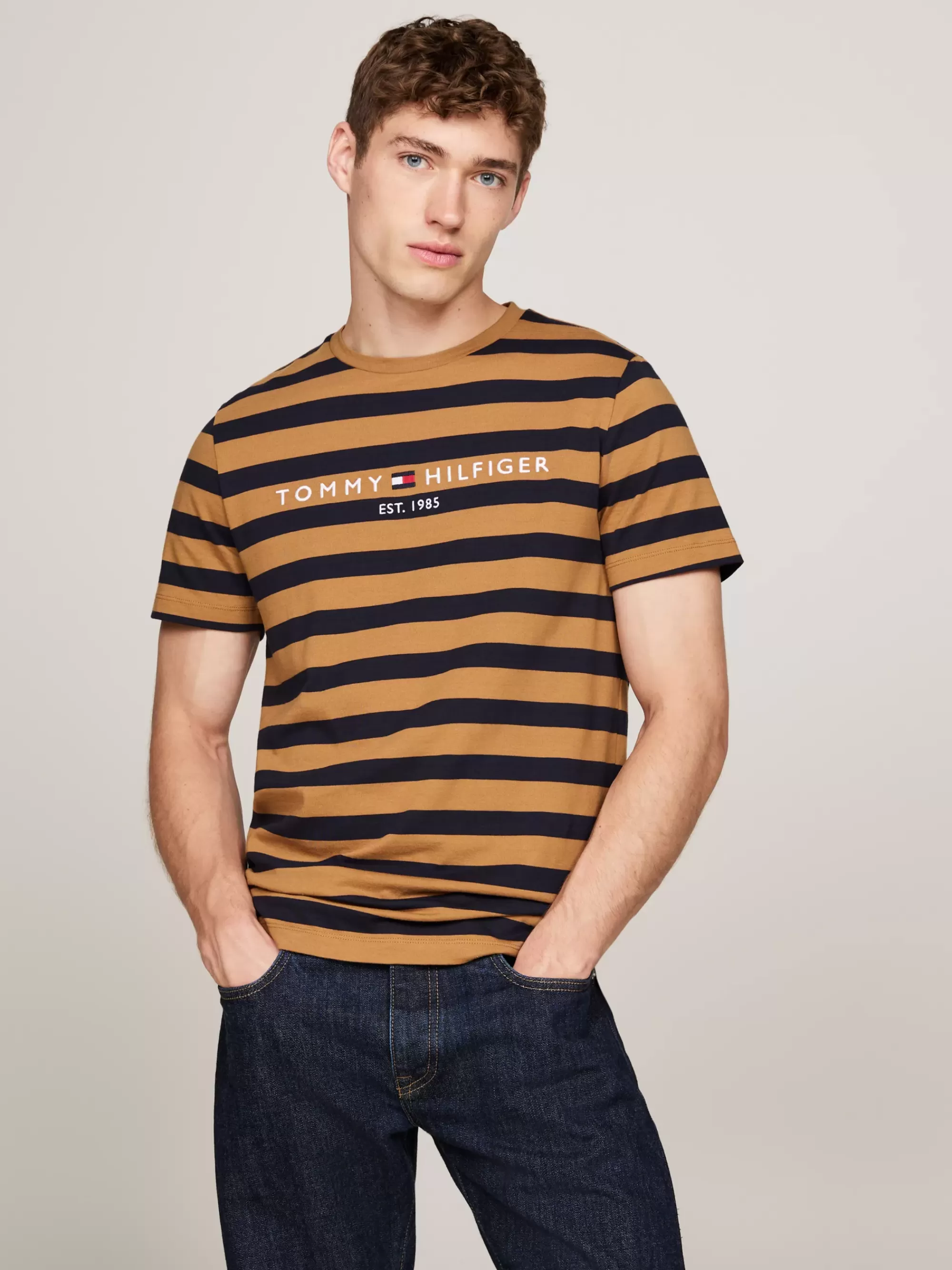 T-Shirts*Tommy Hilfiger Slim Fit T-shirt Met Geborduurd Logo COUNTRY BROWN/DESERT SKY