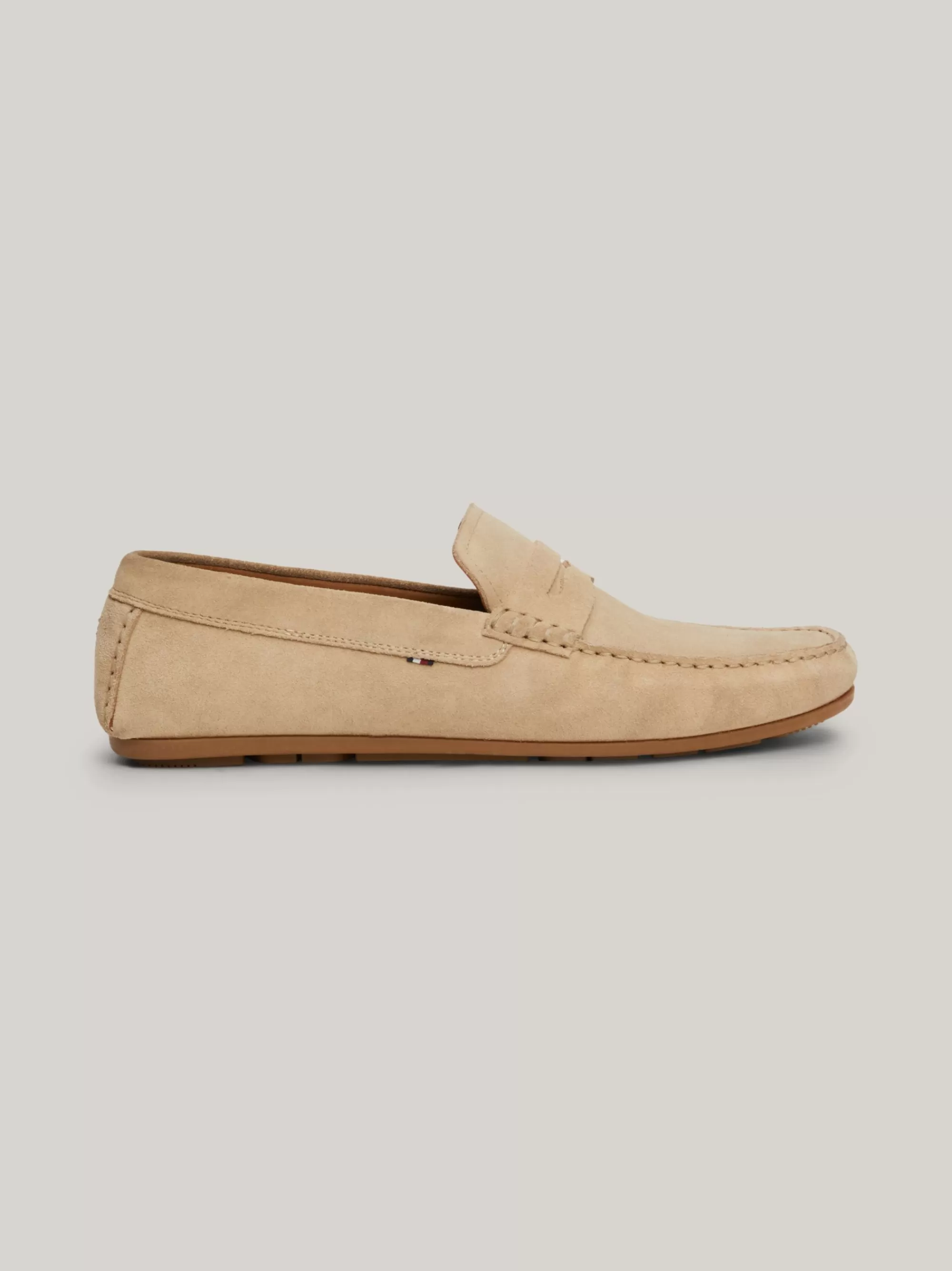 Instappers | Lage Schoenen*Tommy Hilfiger Suède Mocassin Met Profielzool En Vlag BEIGE