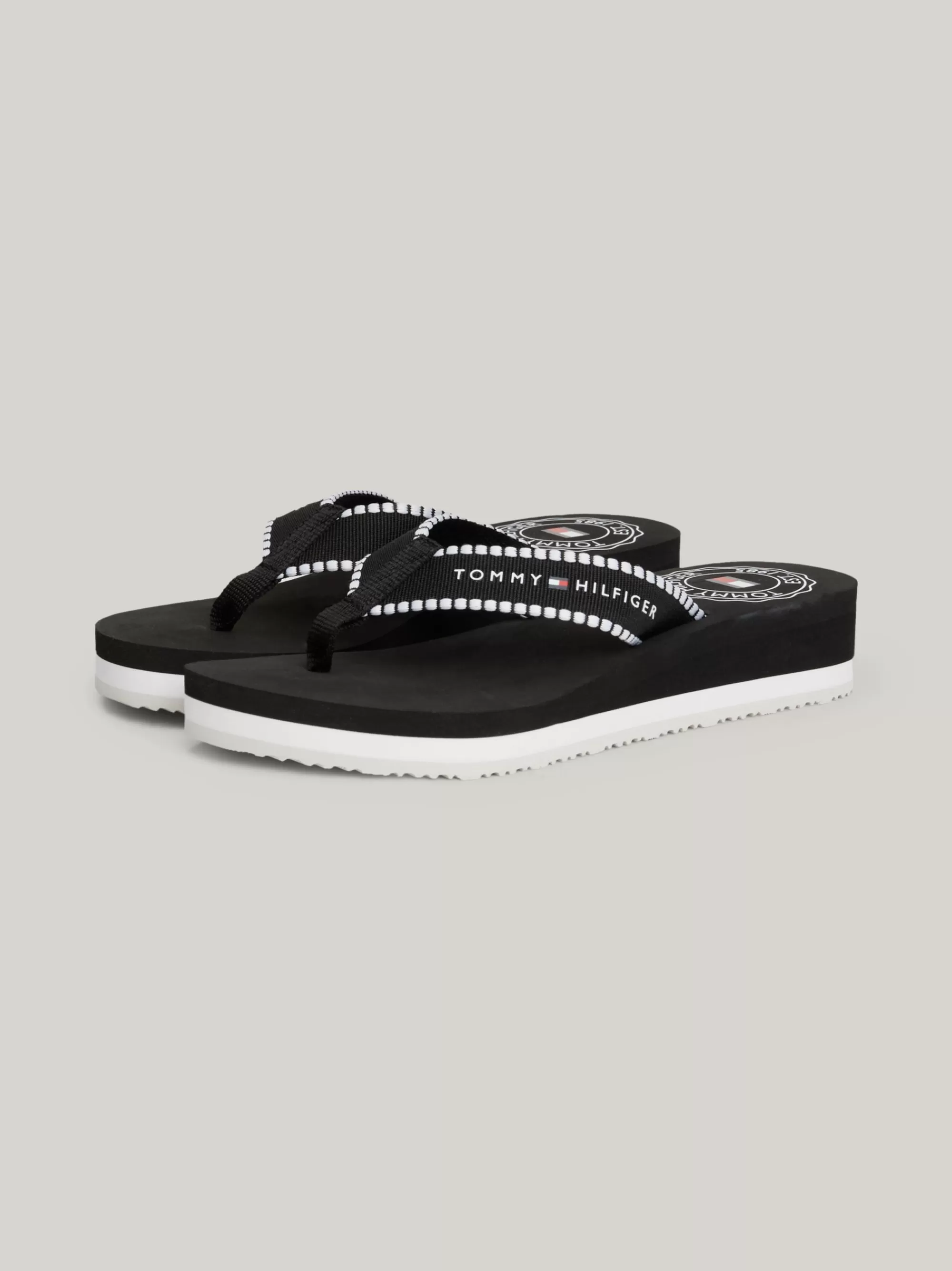 Sandalen*Tommy Hilfiger Teenslipper Met Webbing Logoband BLACK