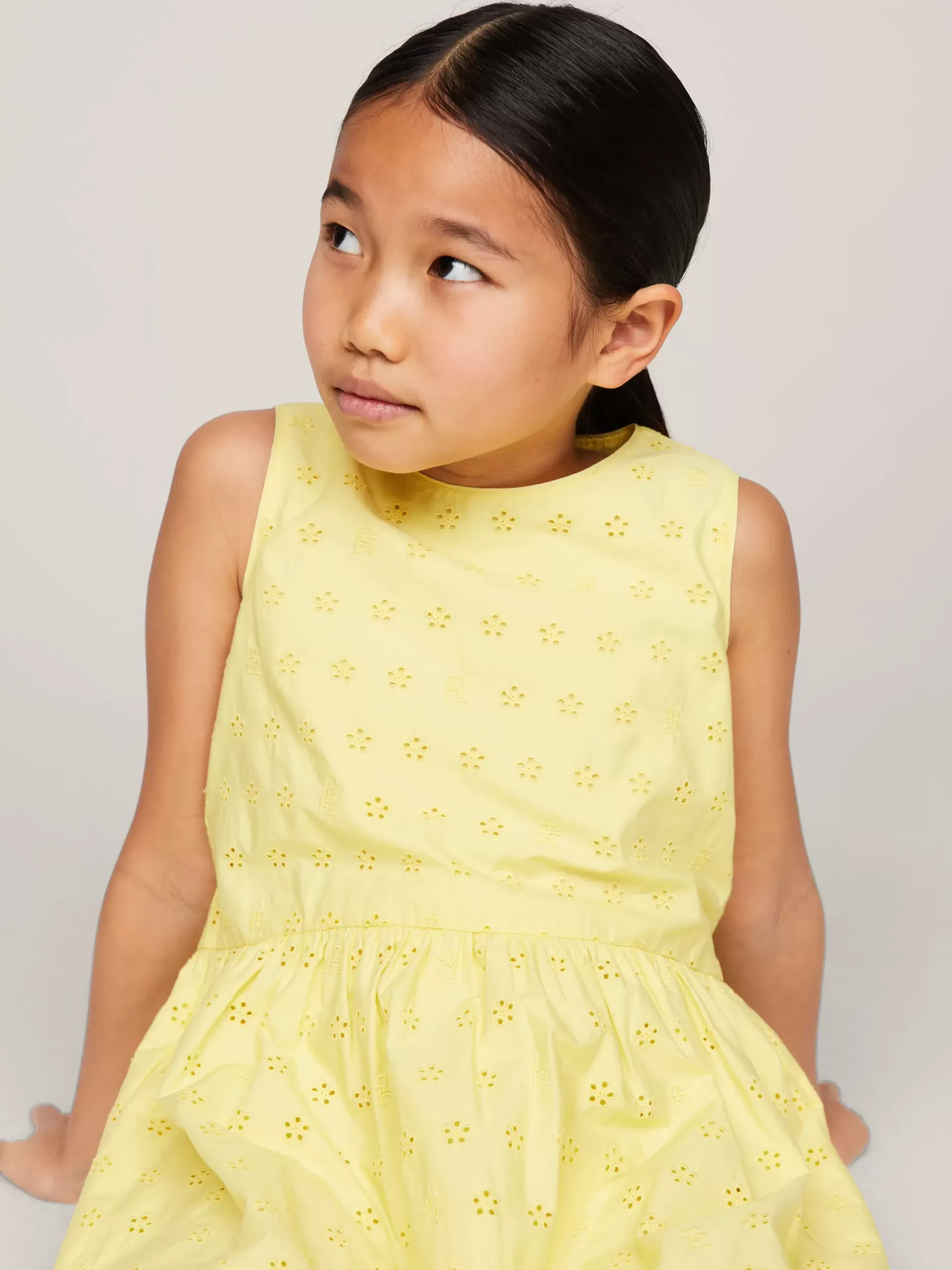 Jurken*Tommy Hilfiger TH Monogram Mouwloze Jurk Met Broderie Anglaise YELLOW TULIP