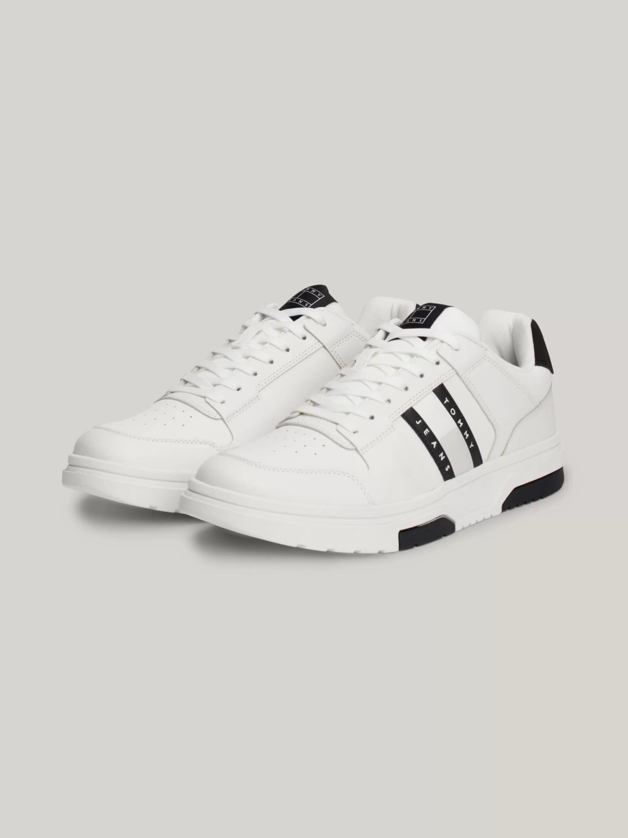 White Trainers | Sneakers*Tommy Hilfiger The Brooklyn Leren Sneaker Met Fijne Profielzool BLACK