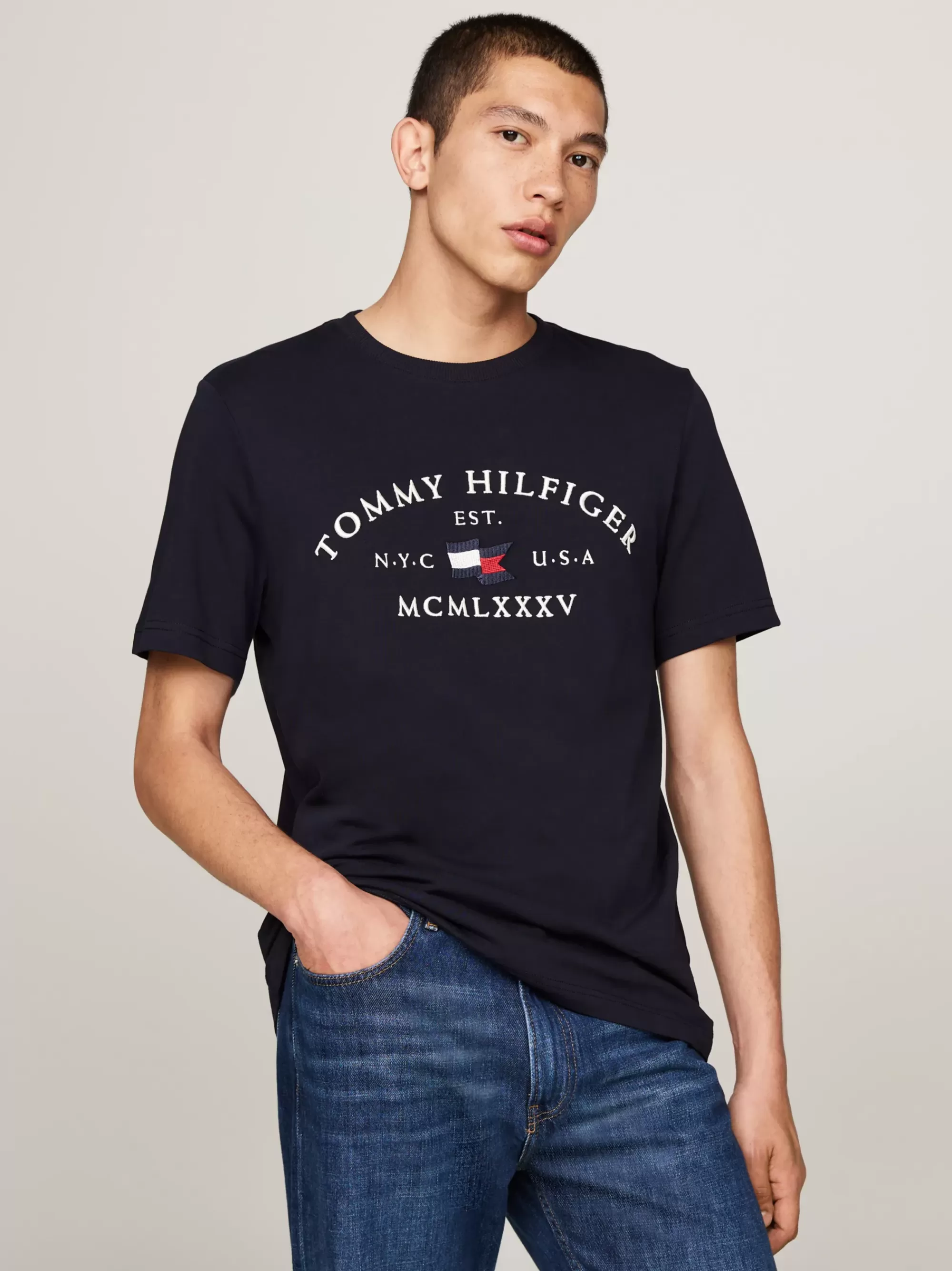 T-Shirts*Tommy Hilfiger T-shirt Met Geborduurd Logo DESERT SKY