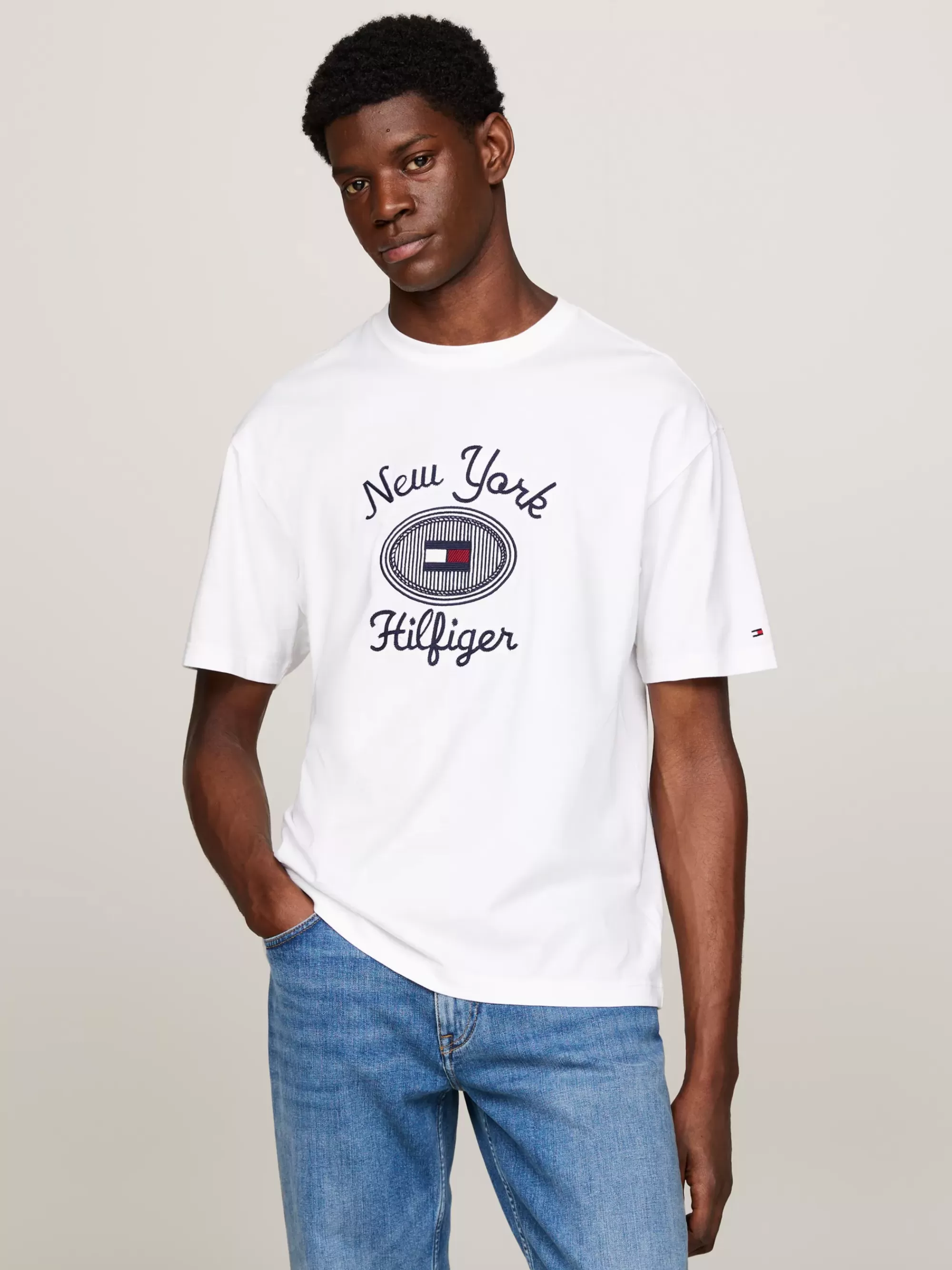 T-Shirts*Tommy Hilfiger T-shirt Met Geborduurd NYC-logo WHITE