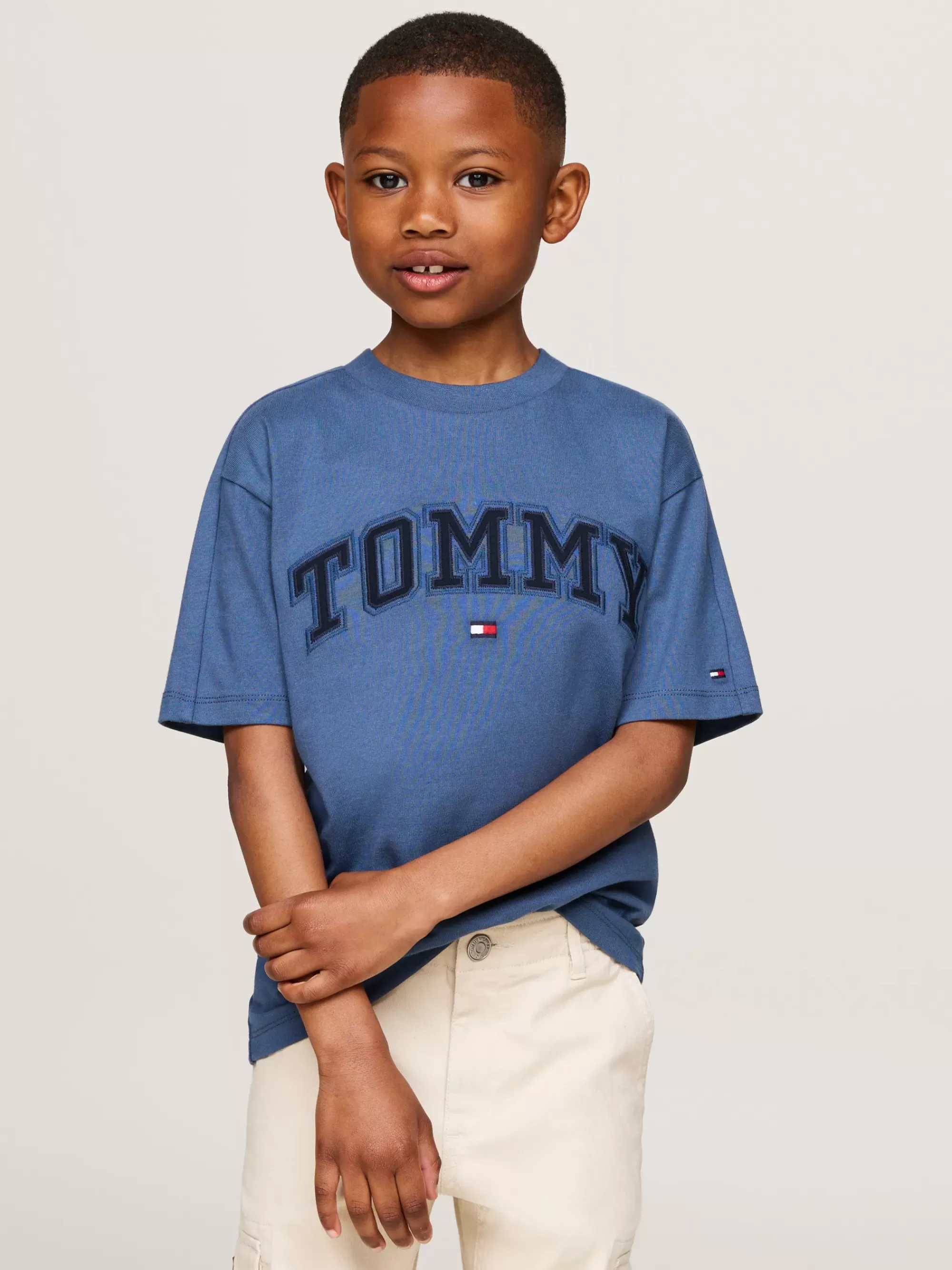 T-Shirts & Polo's*Tommy Hilfiger T-shirt Met Geborduurd Varsity Logo AEGEAN SEA