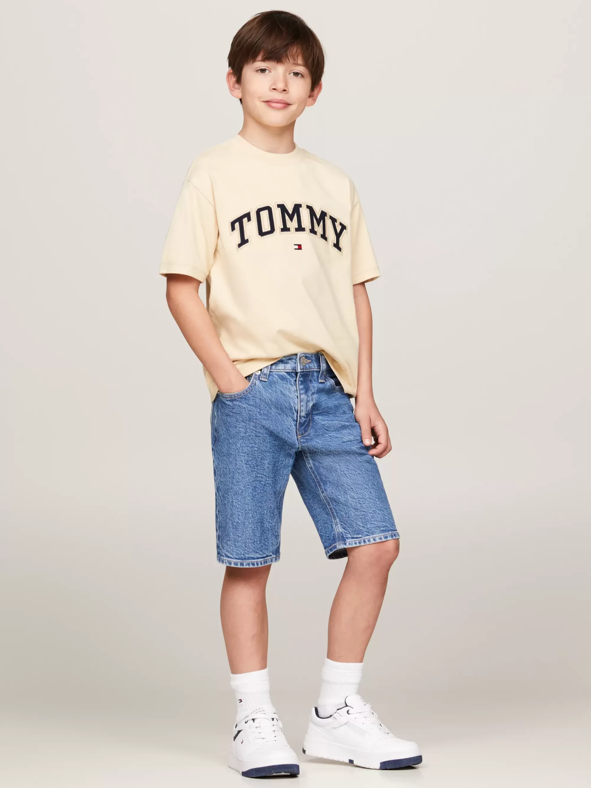 T-Shirts & Polo's*Tommy Hilfiger T-shirt Met Geborduurd Varsity Logo COUNTRY IVORY