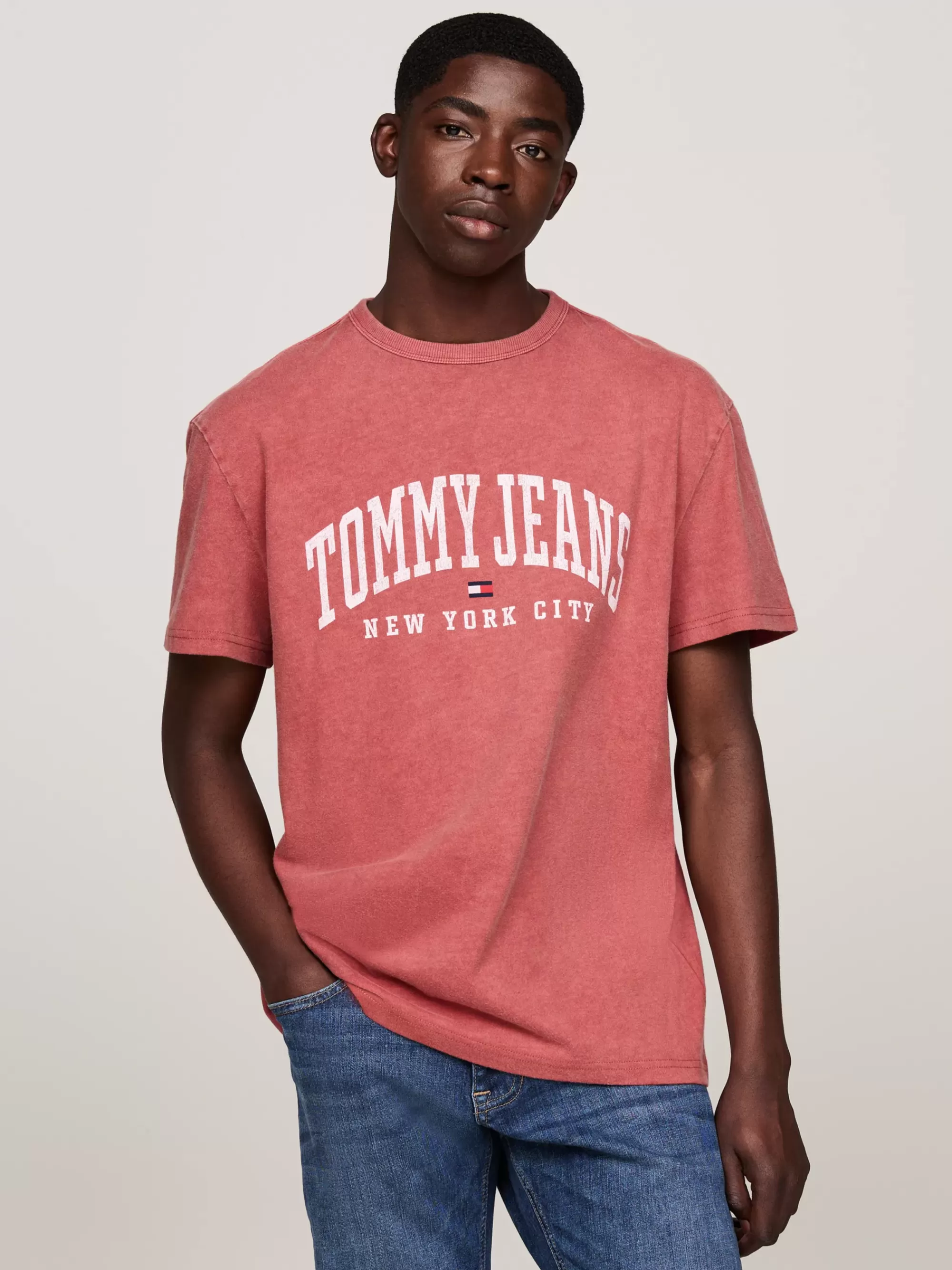 T-Shirts*Tommy Hilfiger T-shirt Met Gewassen Design En Varsity-logo REGATTA RED